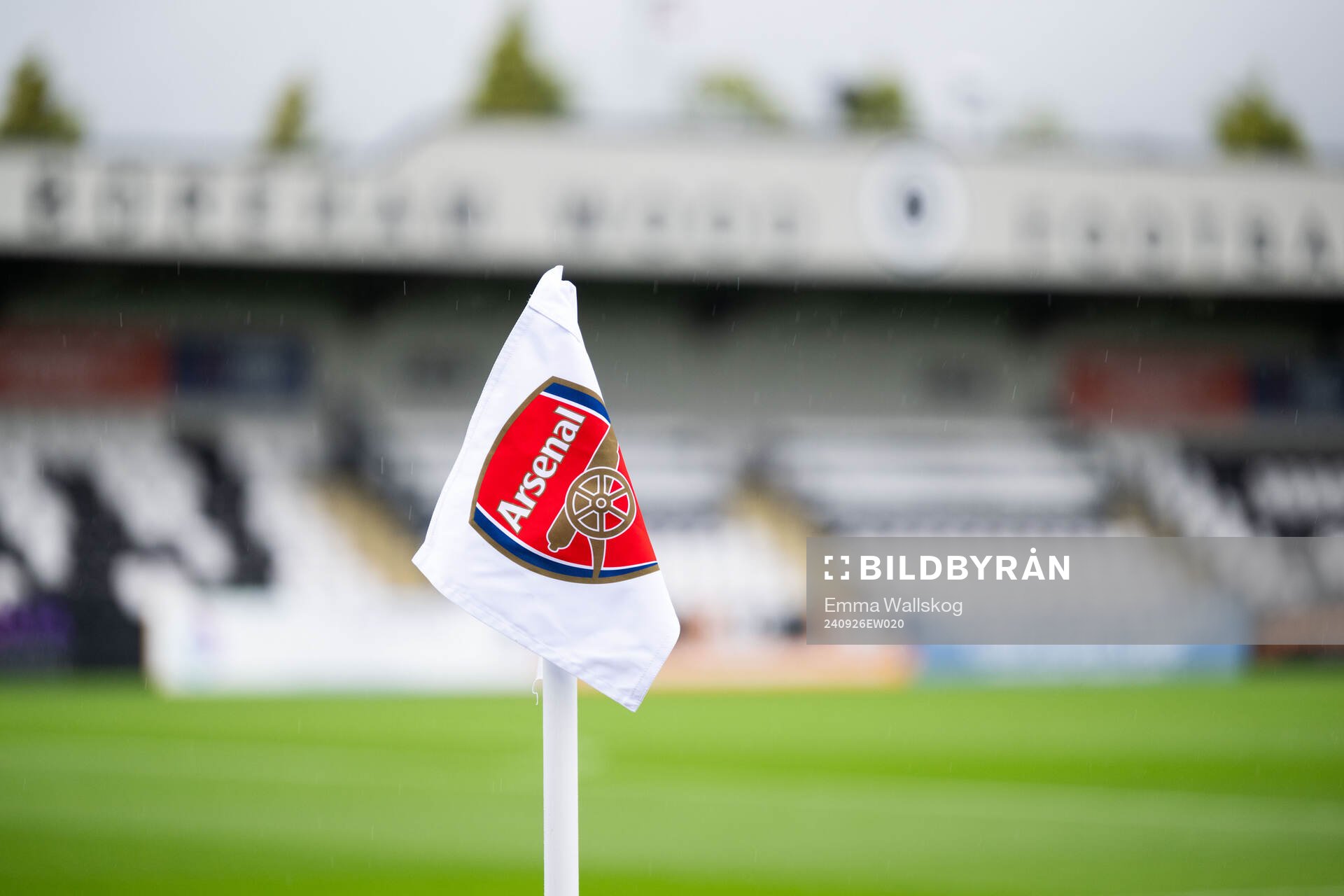 A corner flag with the Arsenal logo at Meadow Park