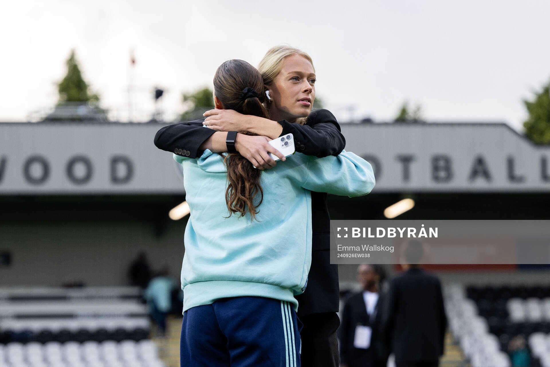 Rosa Kafaji of Arsenal and Lisa Löwing of Häcken