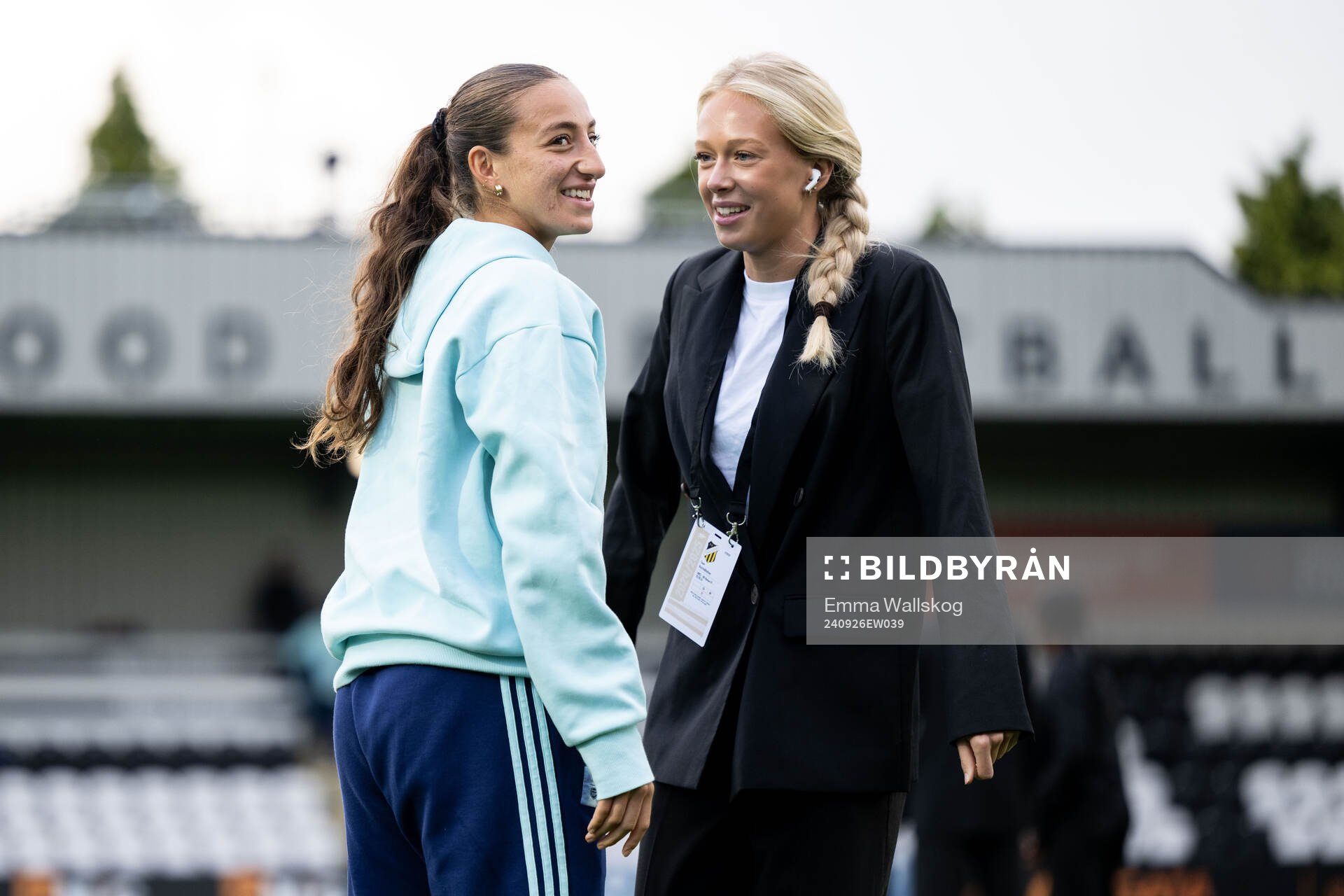 Rosa Kafaji of Arsenal and Lisa Löwing of Häcken