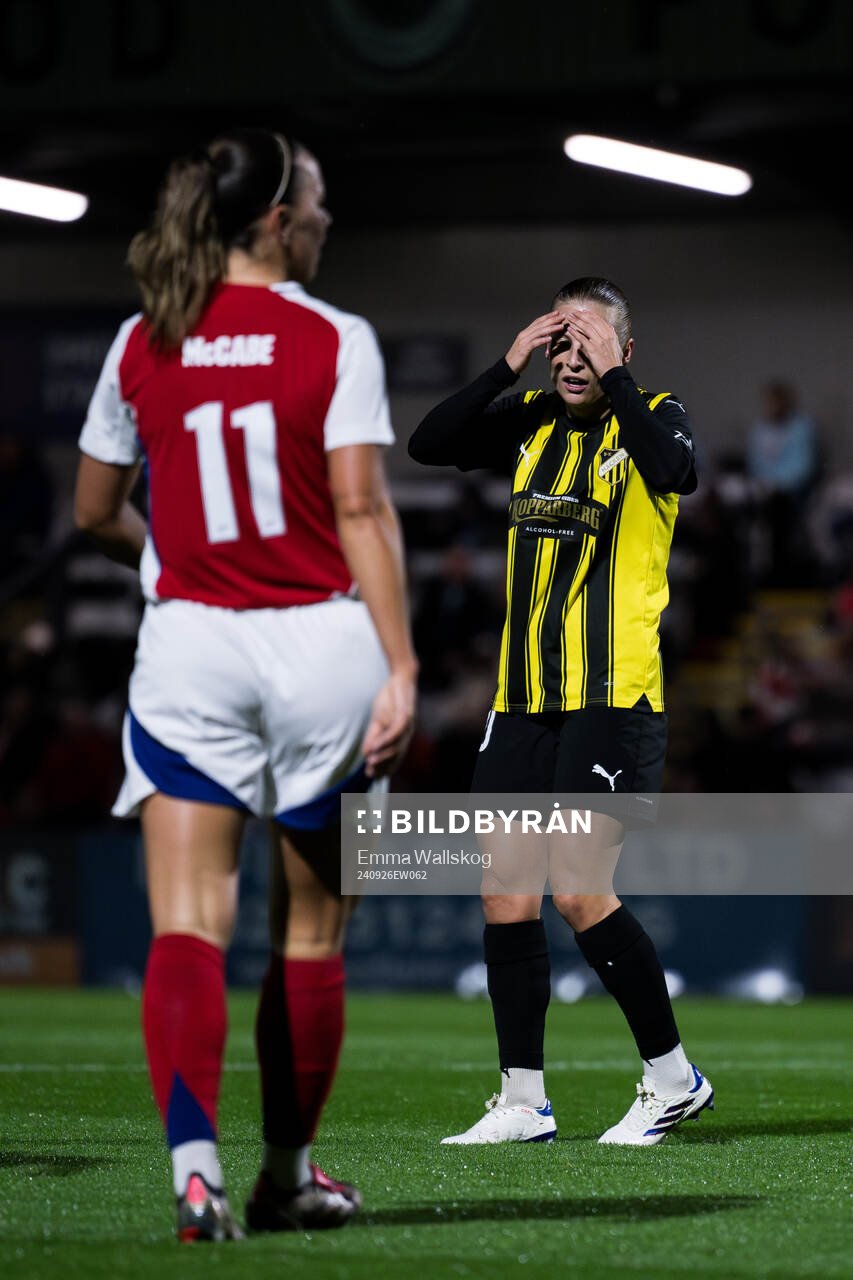 Anna Anvegård of Häcken looks dejected