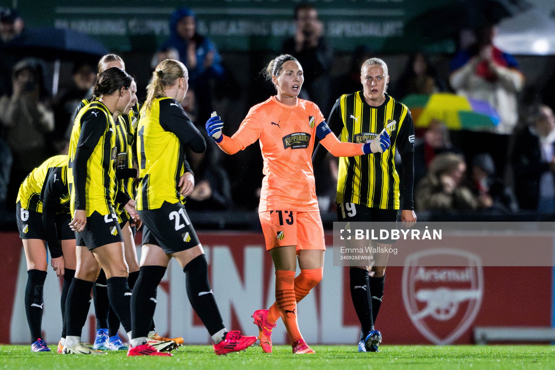 goalkeeper Jennifer Falk of Häcken looks dejected