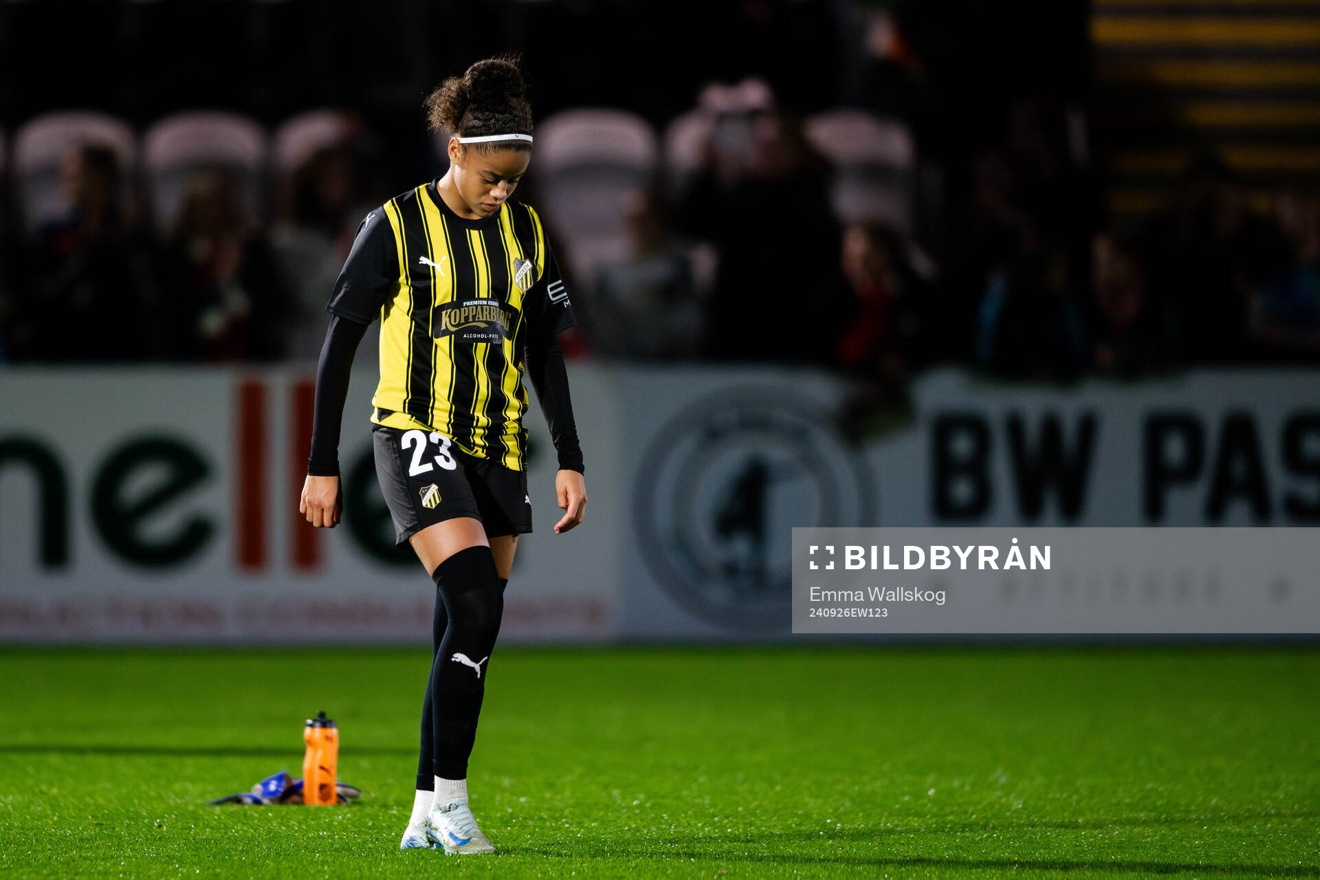 Felicia Schröder of Häcken looks dejected