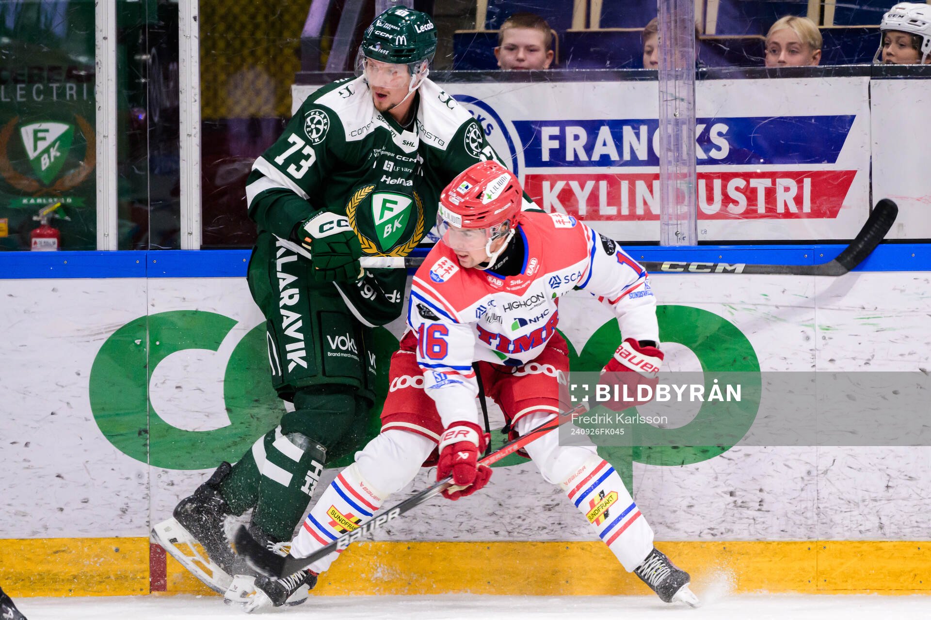 Färjestads Adam Ollas Mattsson och Timrås Lukas Pilö