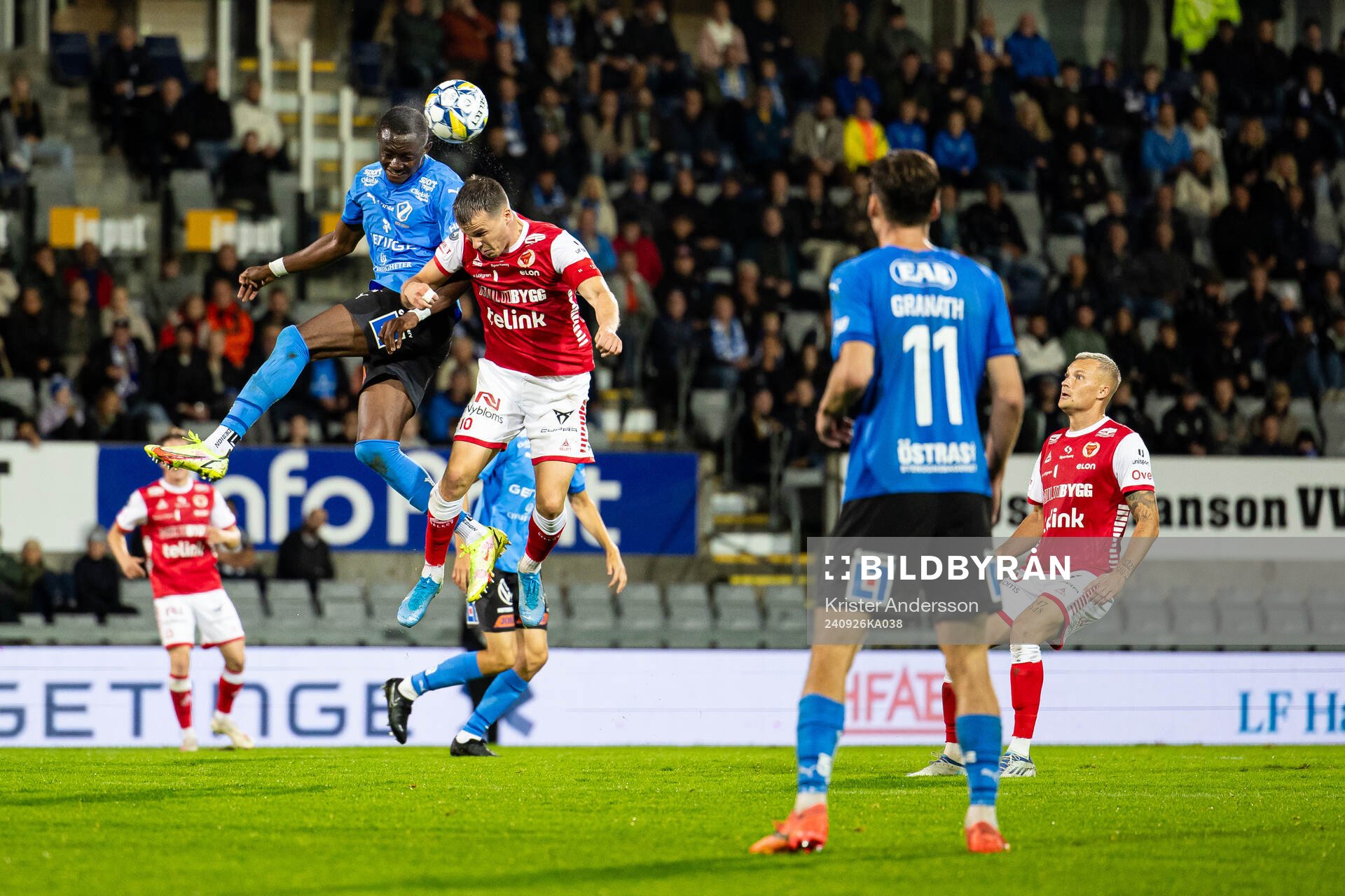 Halmstads Yannick Agnero och Kalmars Simon Skrabb