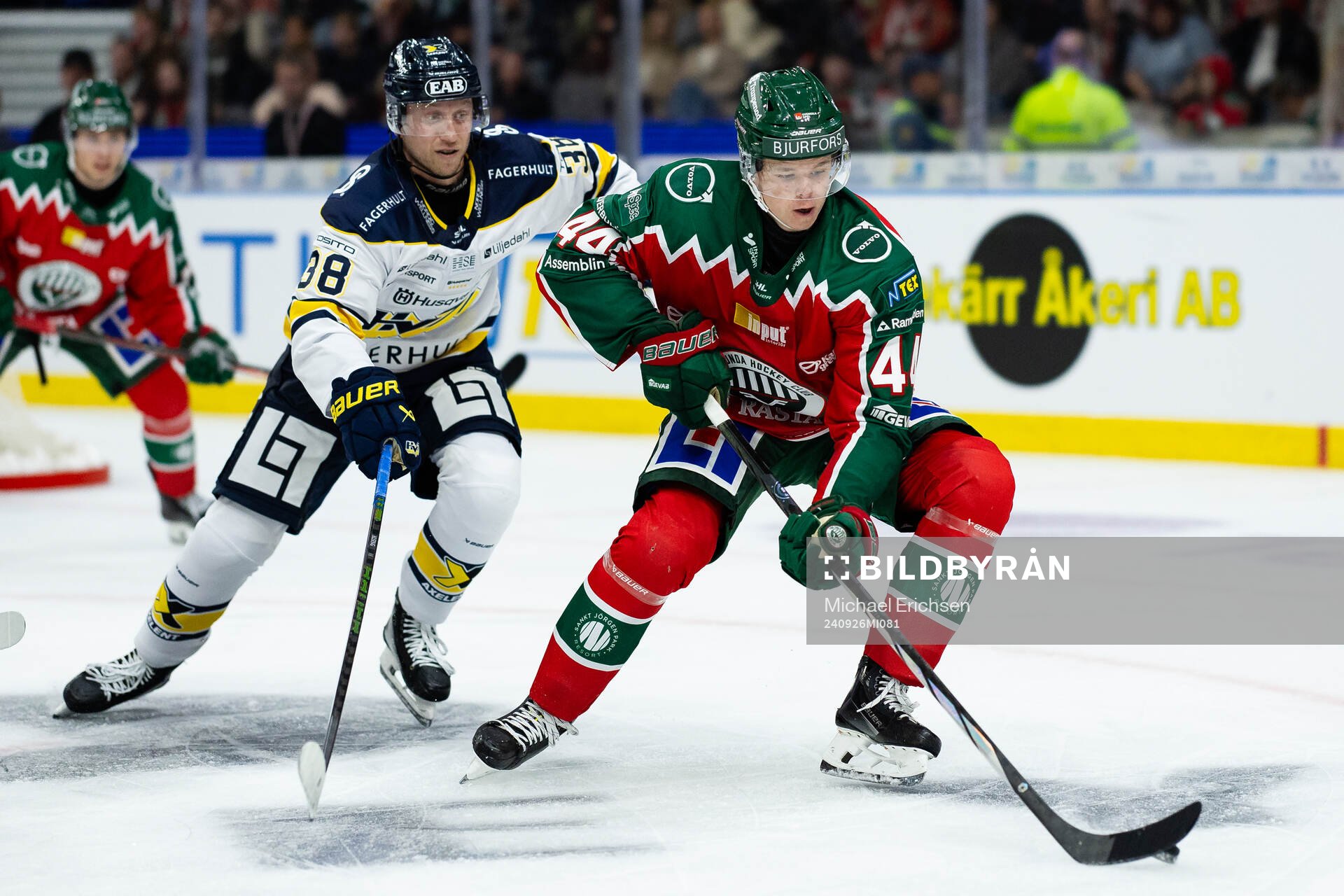 HV71s Olle Alsing och Frölundas Noah Dower Nilsson