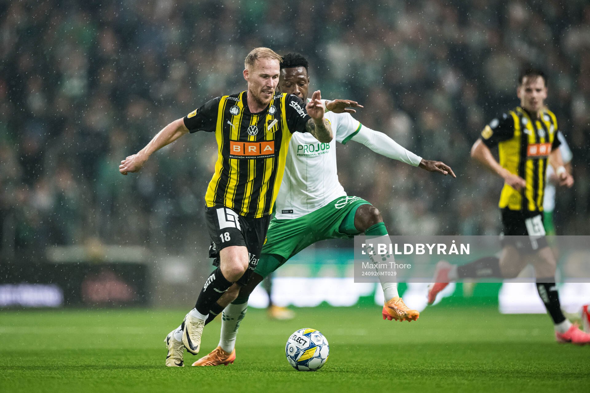 Häckens Mikkel Rygaard Jensen och Hammarbys Shaquille Pinas