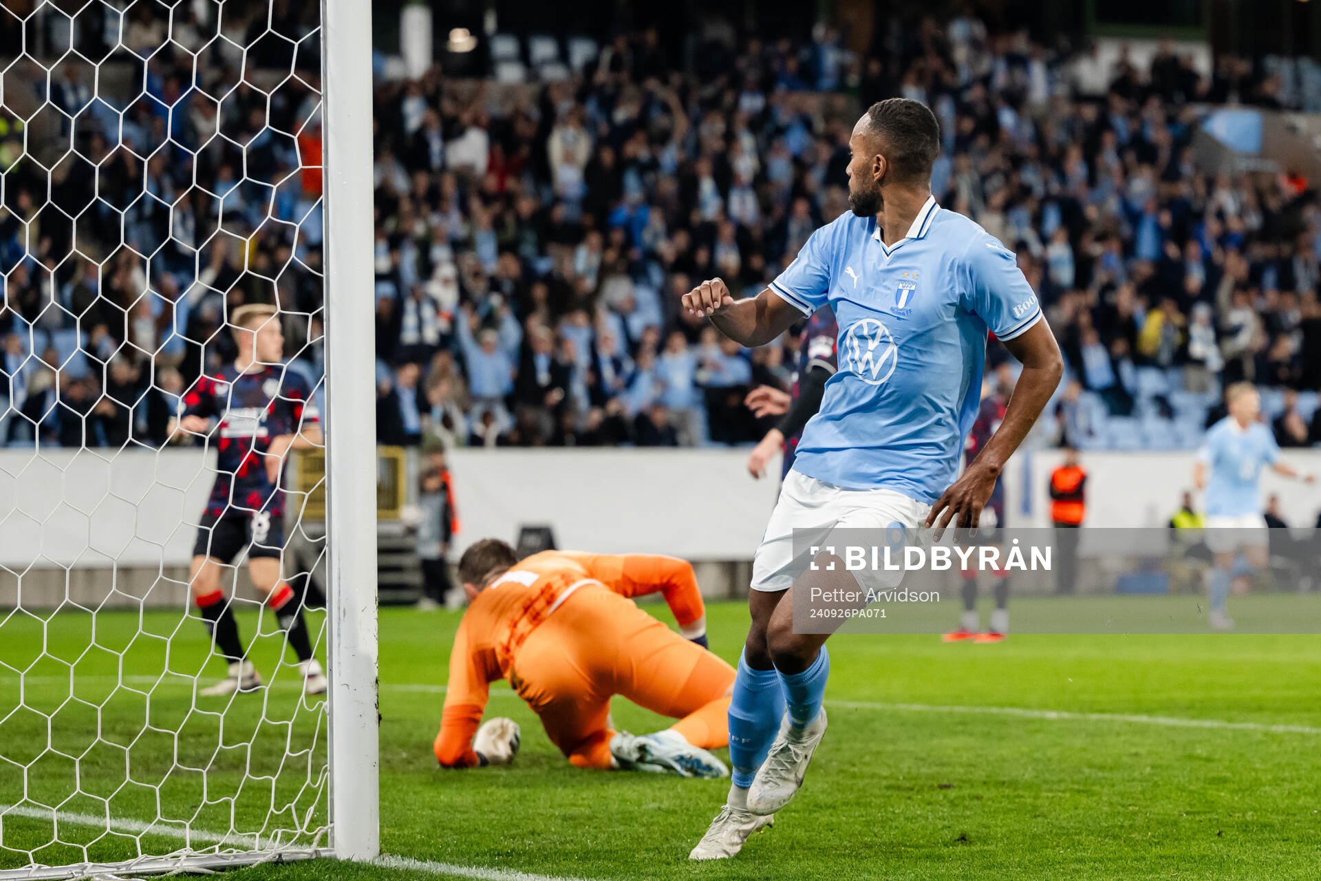 Isaac Kiese Thelin of Malmö FF with a offside goal