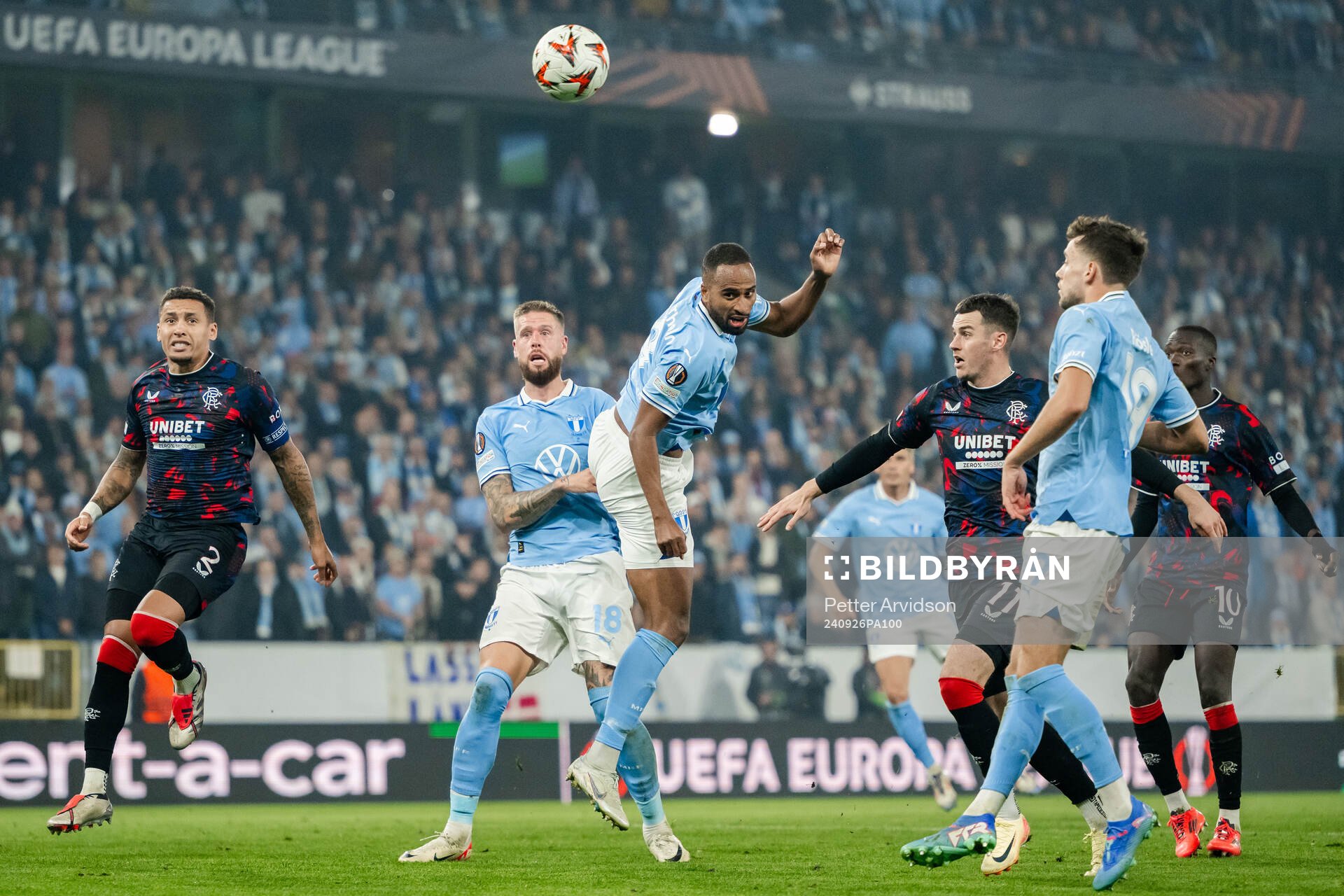 Pontus Jansson and Isaac Kiese Thelin of Malmö FF