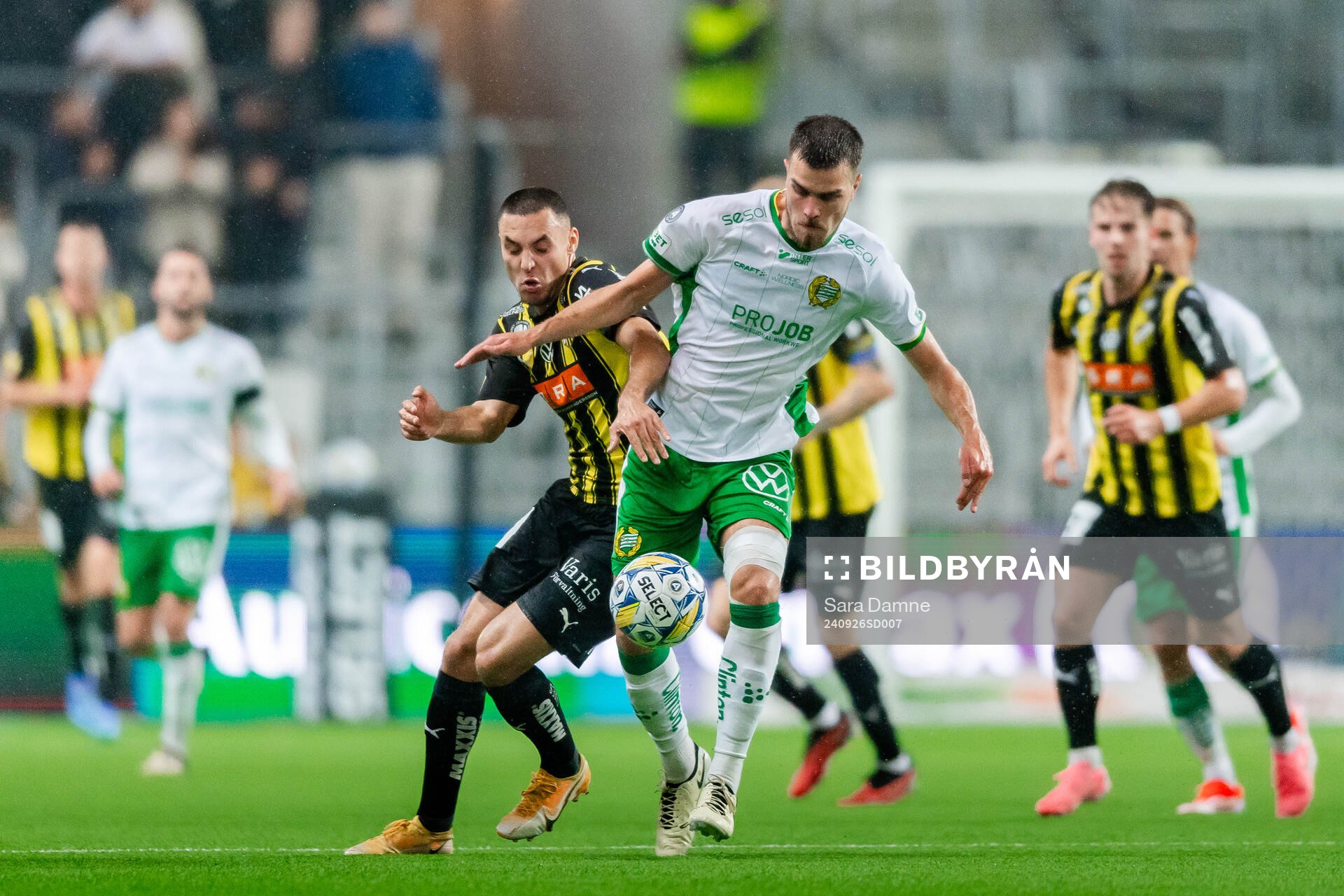 Häckens Ali Youssef och Hammarbys Pavle Vagic