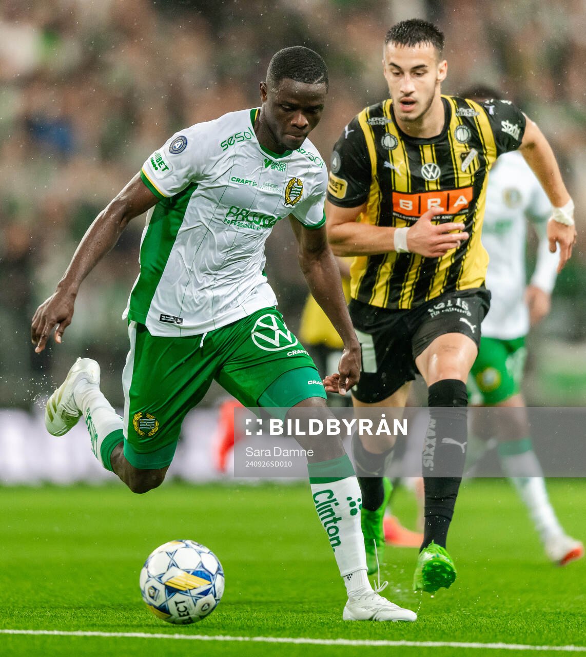Hammarbys Ibrahima Breze Fofana och Häckens Srdjan Hrstic
