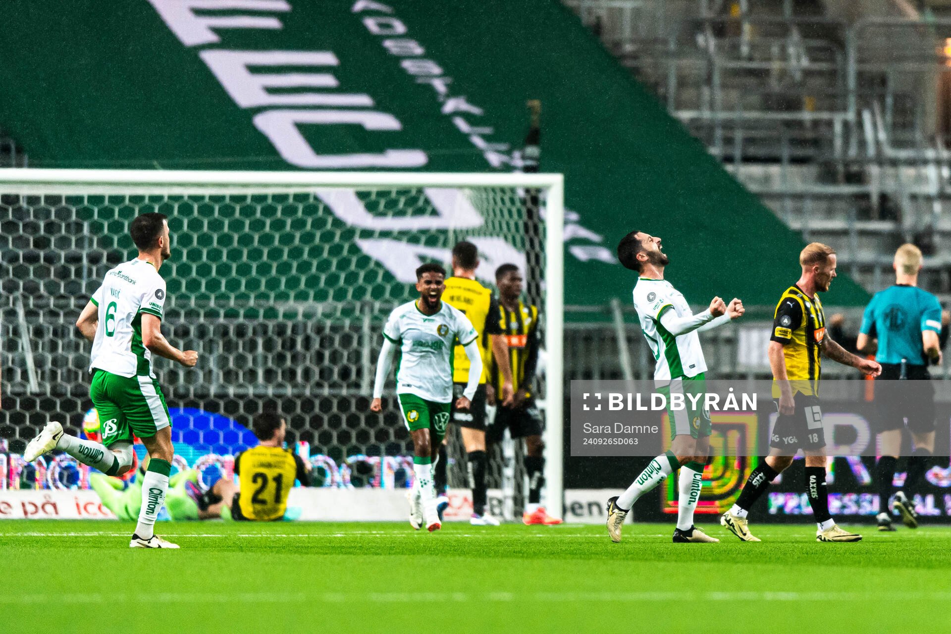 Hammarbys Nahir Besara jublar