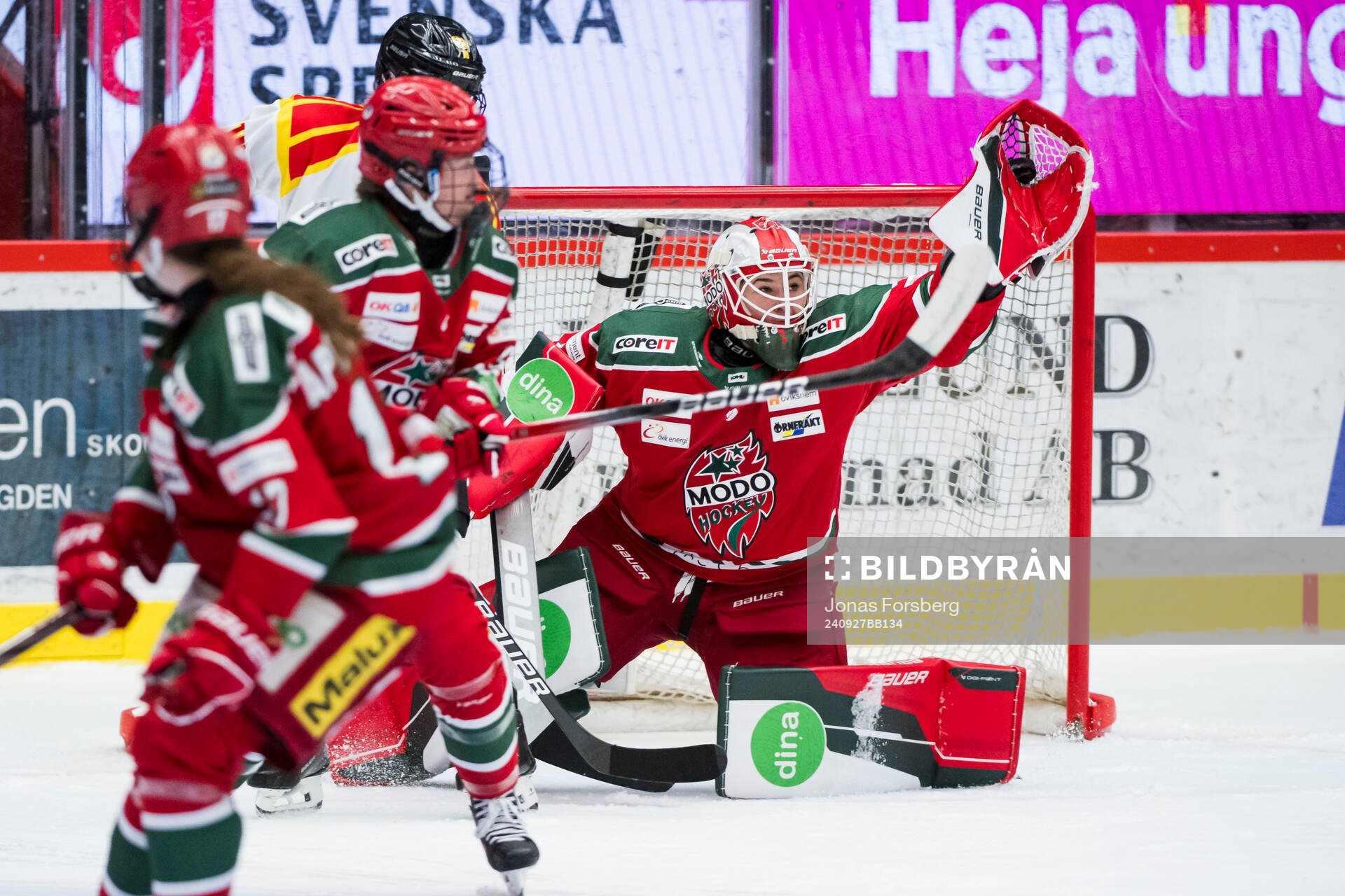 Modos målvakt Andrea Brändli