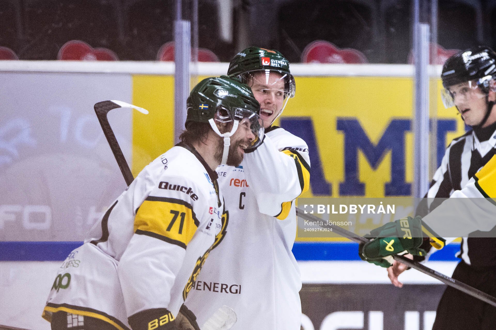 Björklövens Gustav Possler jublar