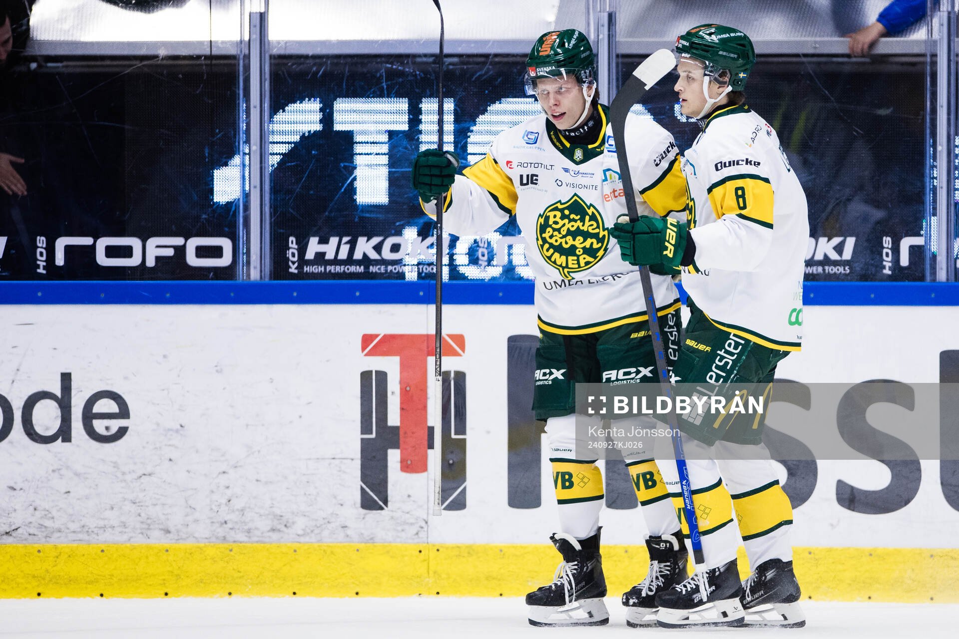 Björklövens Oscar Tellström jublar
