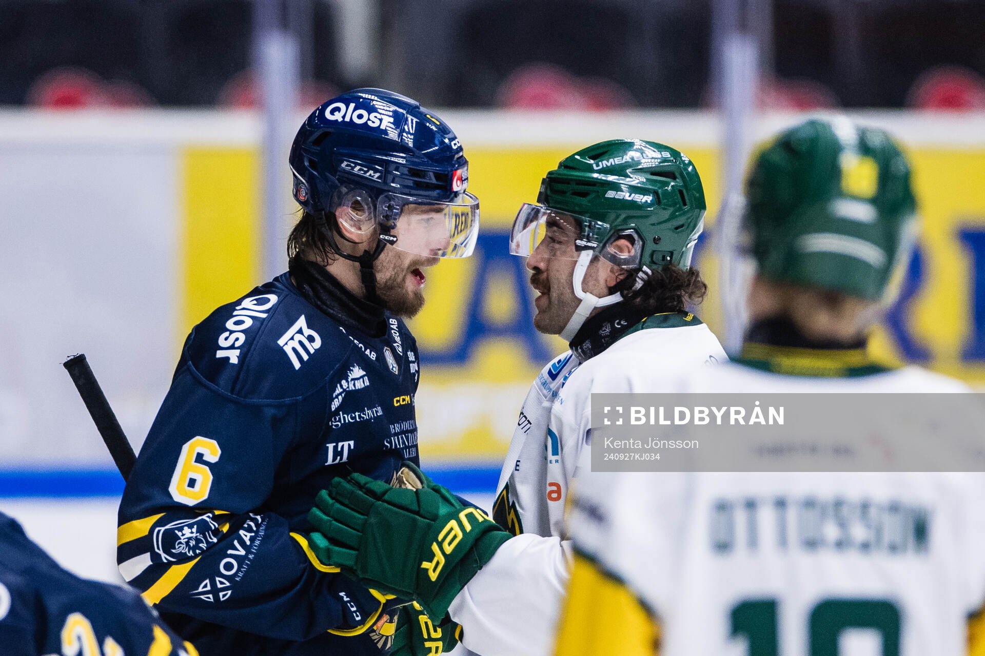 Södertäljes Olli Vainio och Björklövens Mathew Maione
