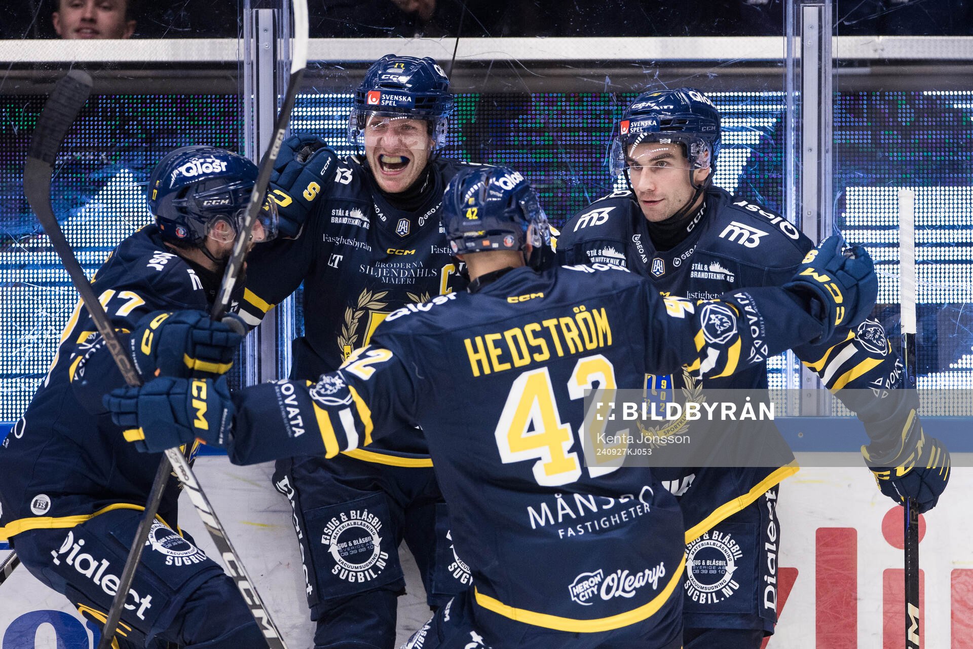 Södertäljes Juho Liuksiala jublar