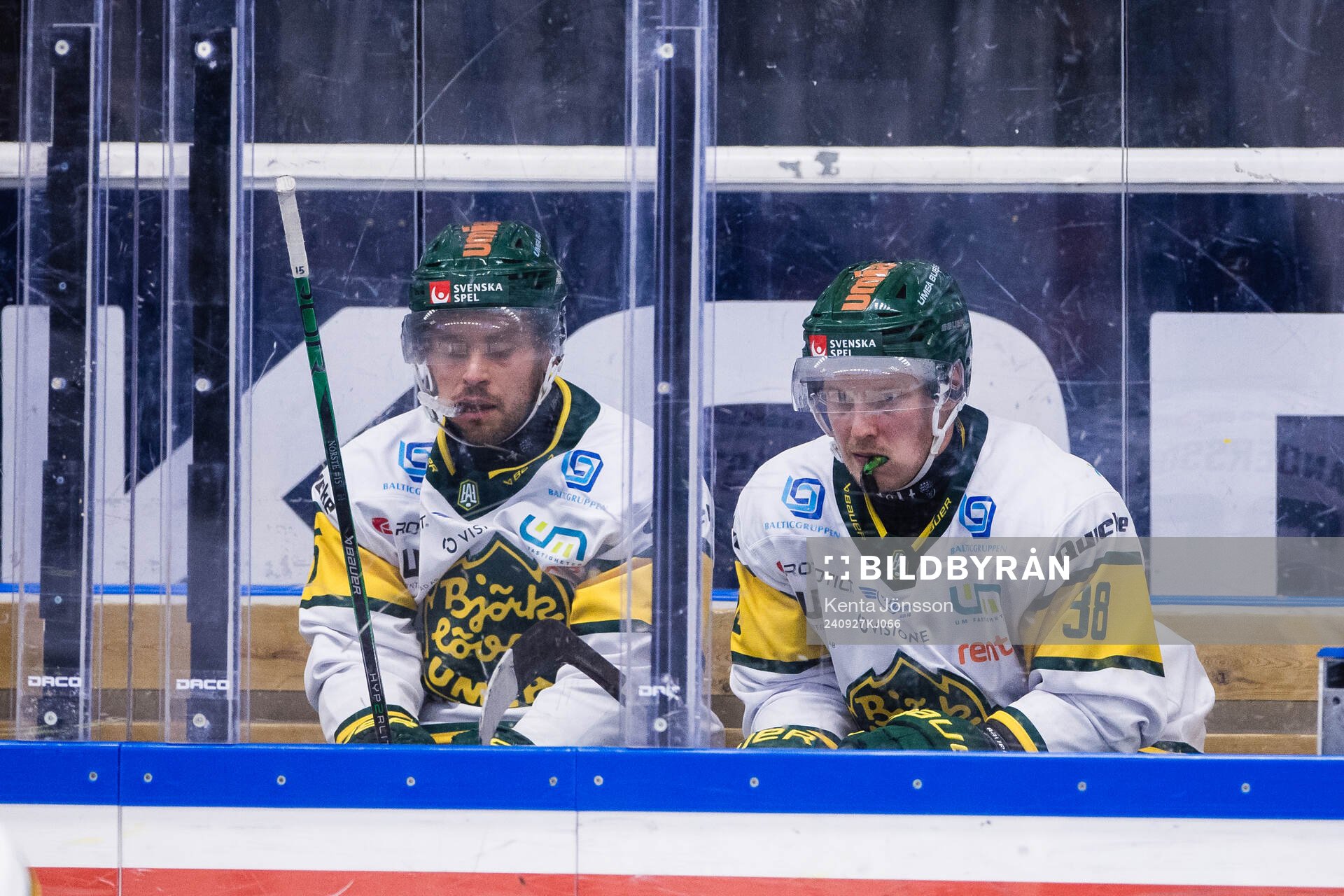 Björklövens Mattias Nörstebö och Joel Mustonen sitter