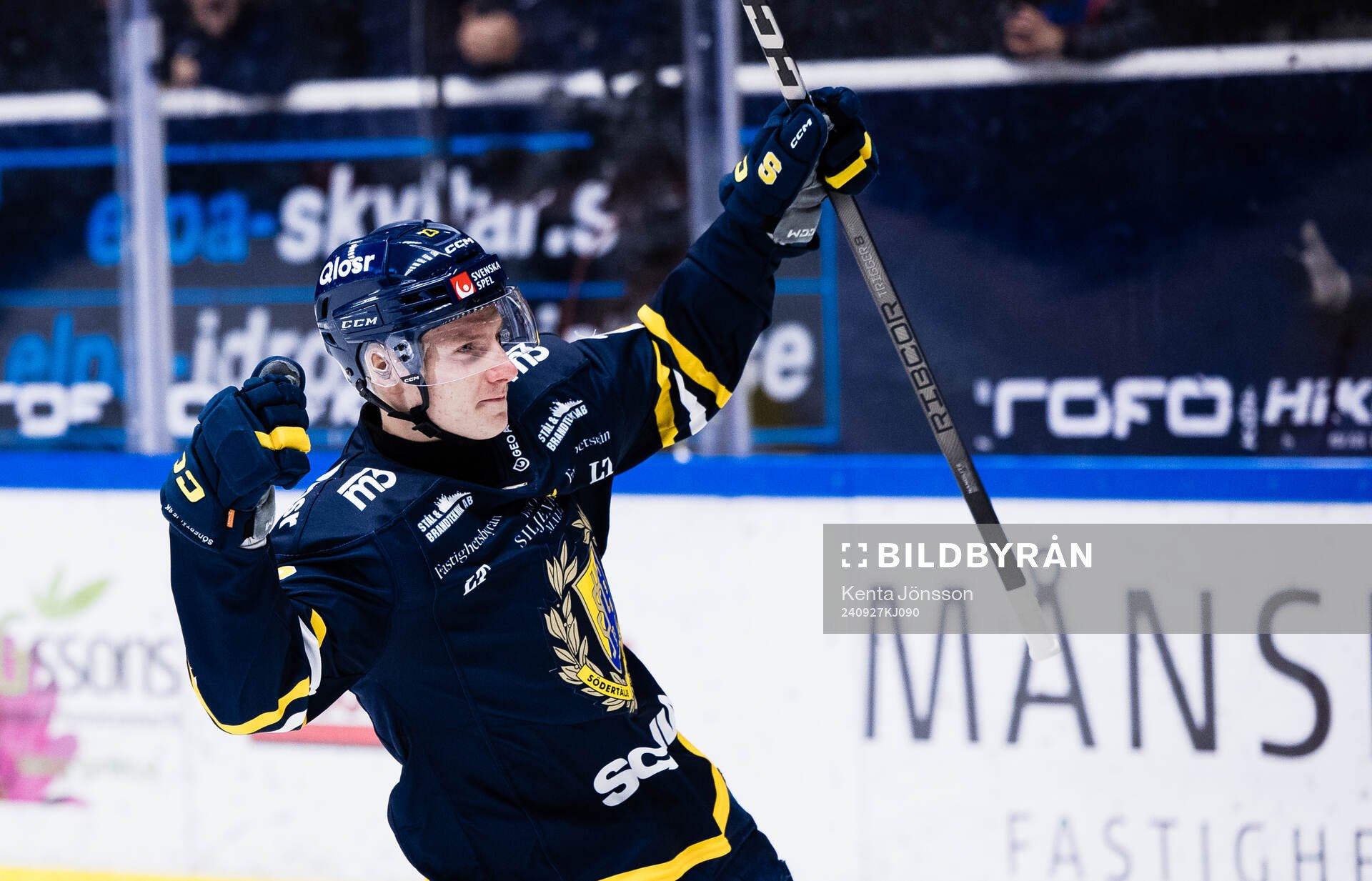 Södertäljes Egor Polin jublar