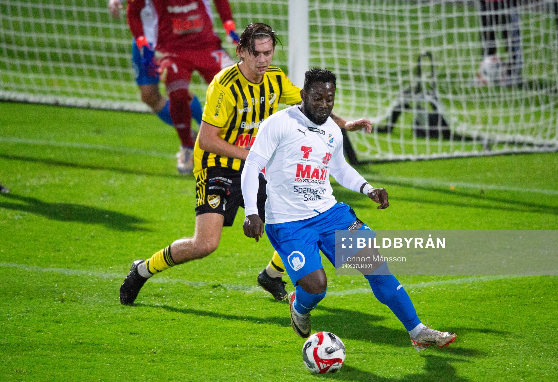 Nosabys Michael Andrew och IFK Hässleholms Axel Winberg i