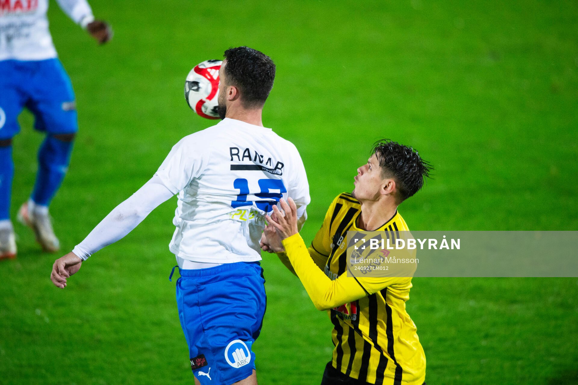 Nosabys Dardan Mustafa och IFK Hässleholm s Viktor Ahlgren