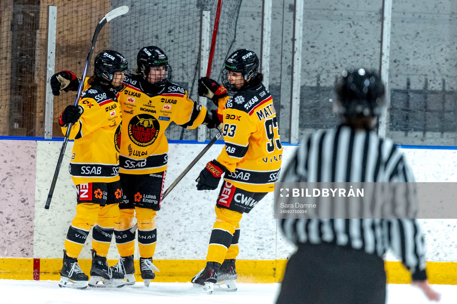 Luleås Akane Shiga, Petra Nieminen och Nadia Mattivi jublar