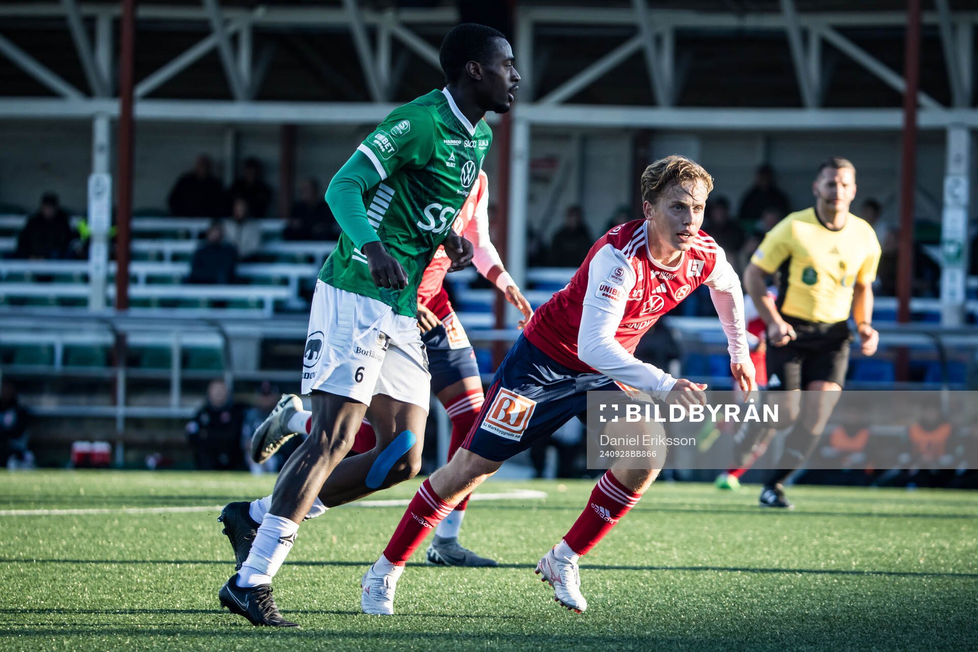 Brages Adil Titi och Sandvikens IFs Ludwig Malachowski