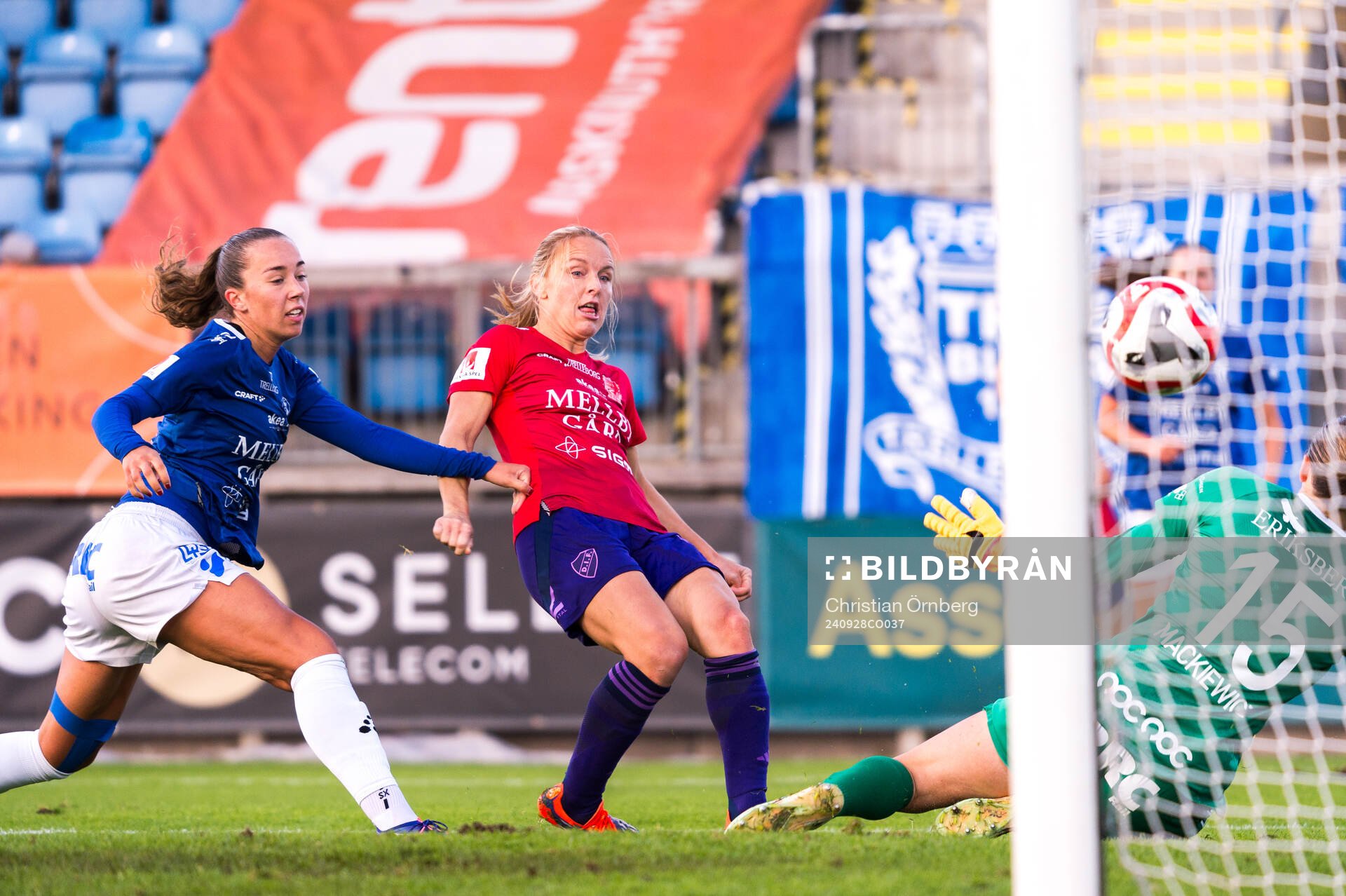 Djurgårdens Mimmi Larsson gör 0-1