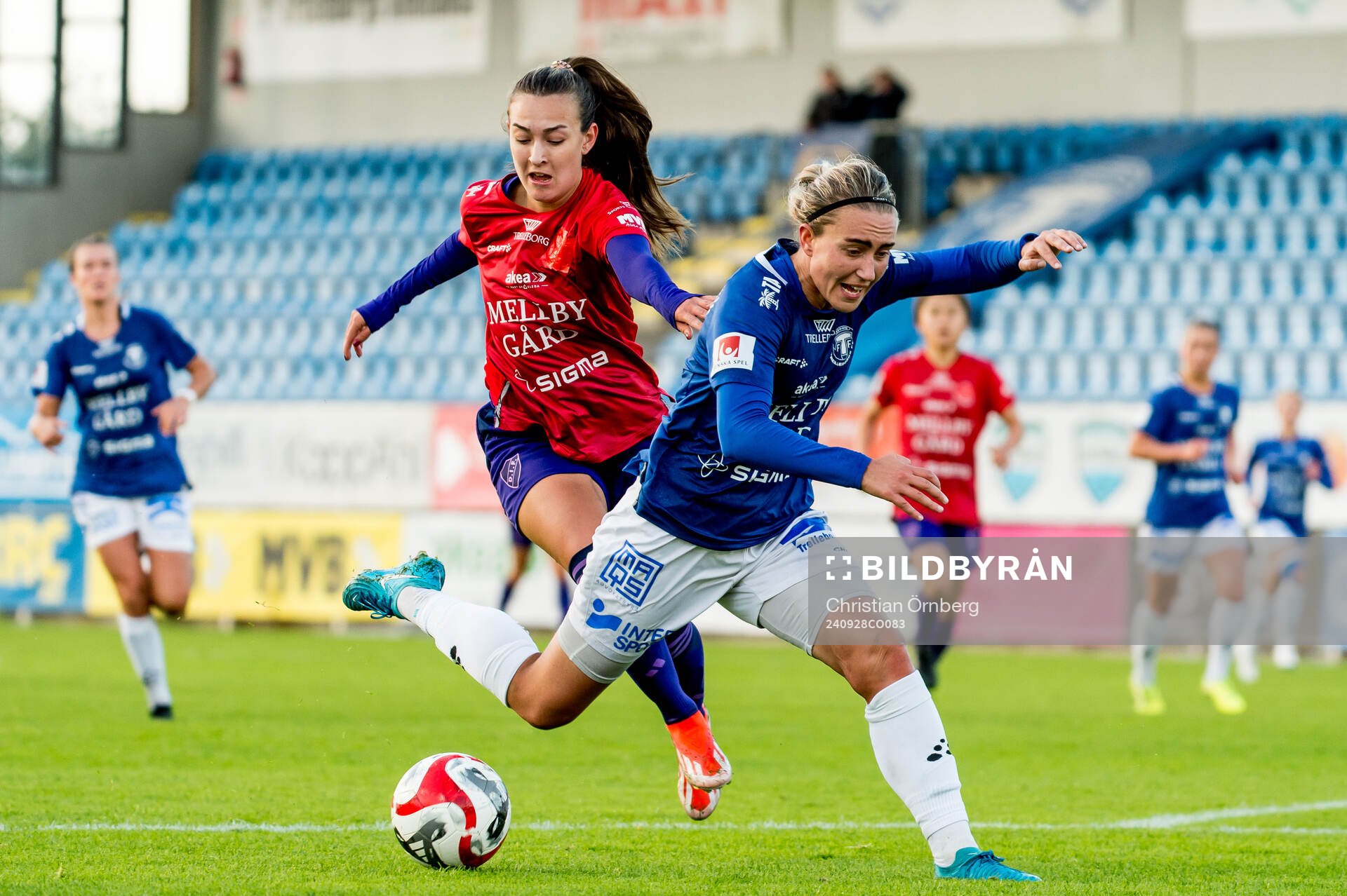 Djurgårdens Lucia Duras och Trelleborgs Viktoria Persson