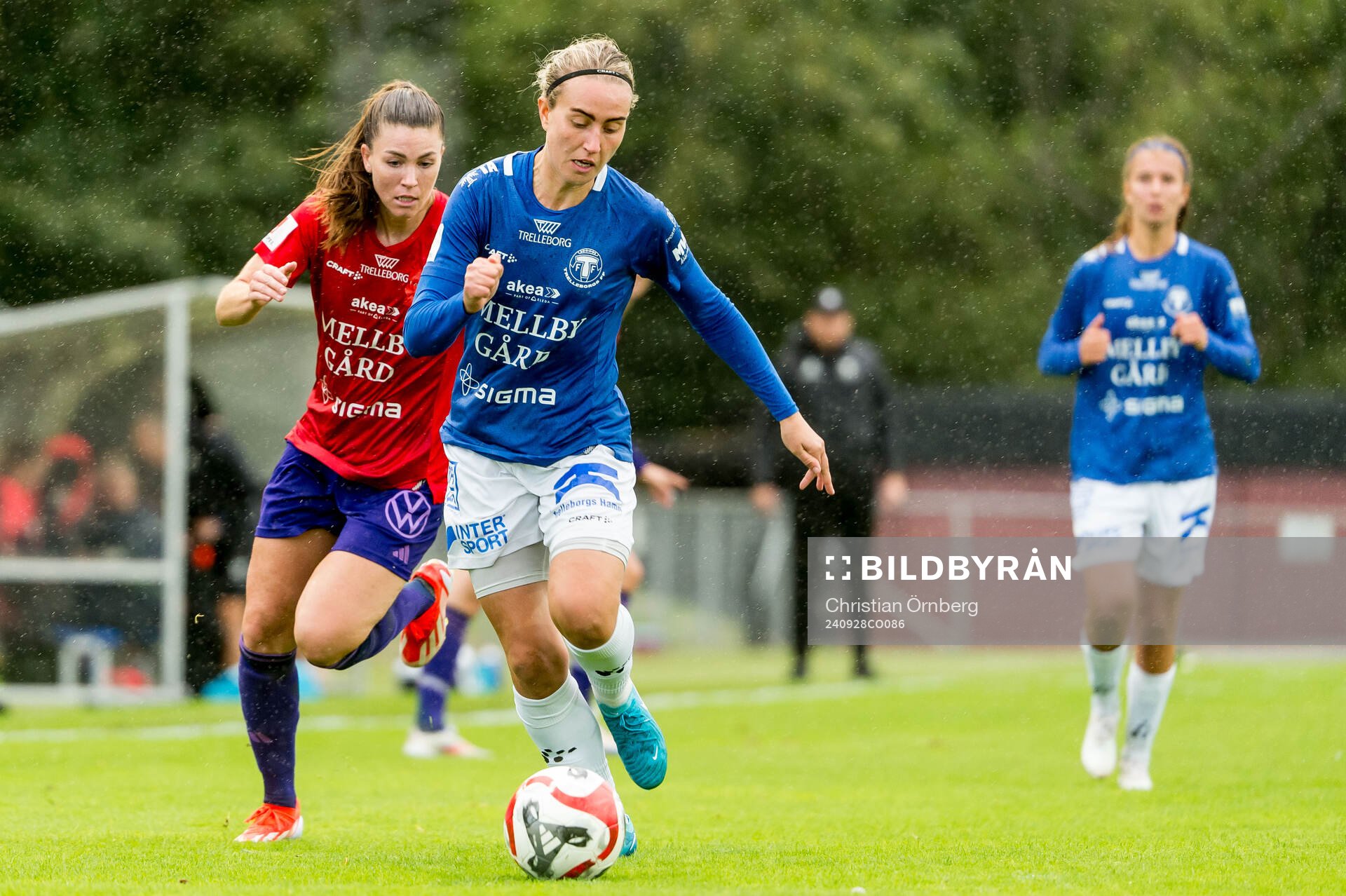 Trelleborgs Viktoria Persson och Djurgårdens Pauline
