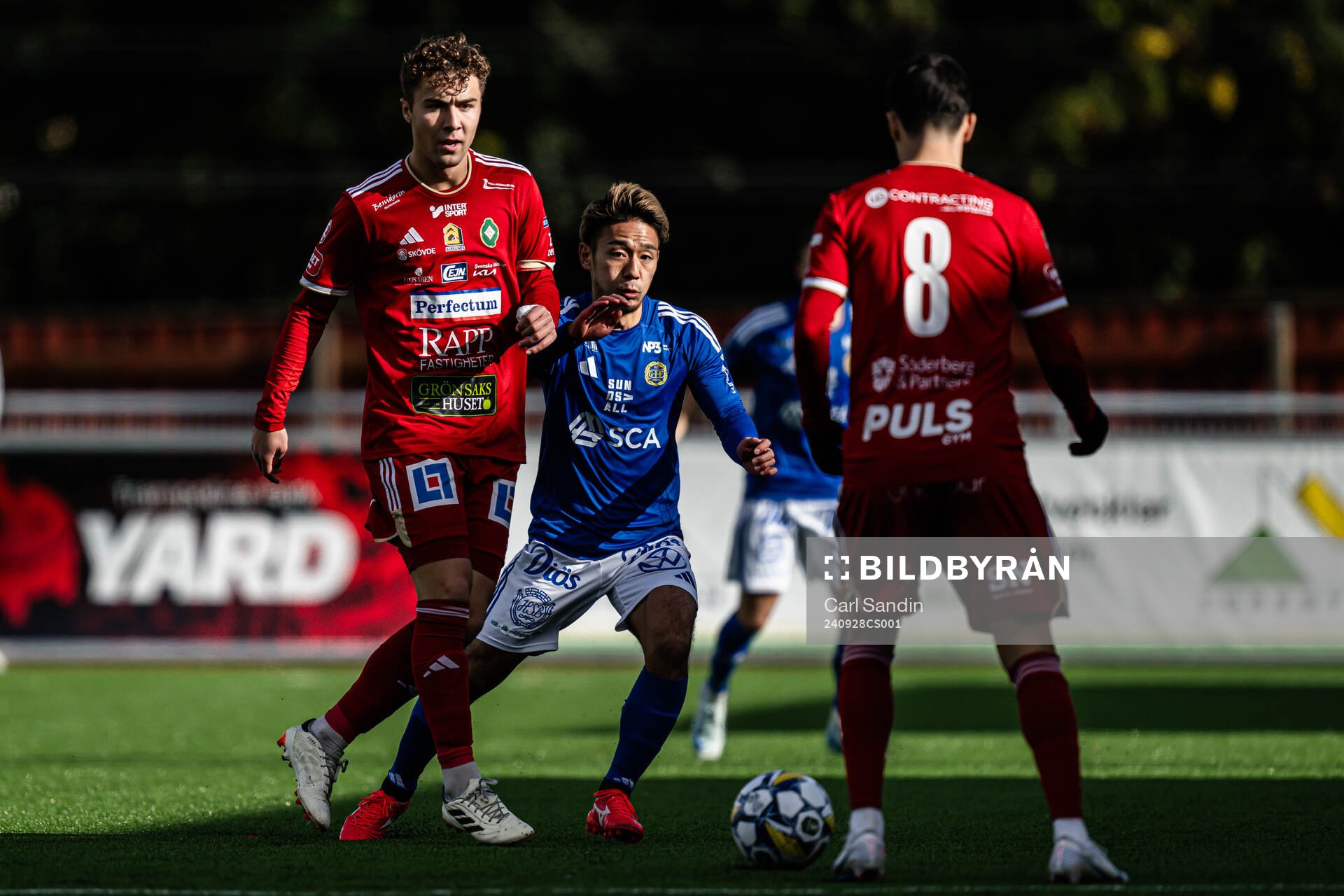 Skövde AIKs Filip Drinic och GIF Sundsvalls Taiki Kagayama