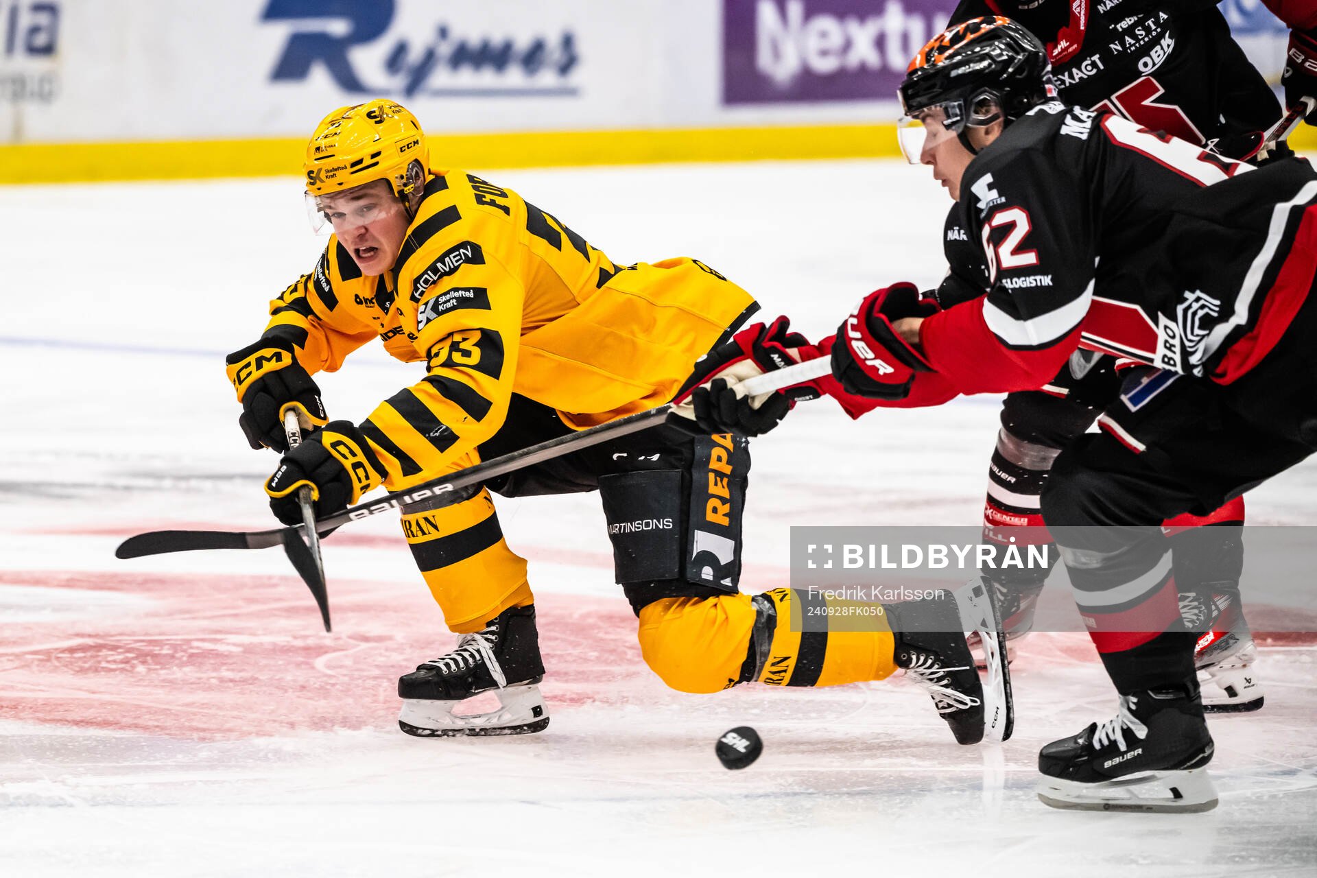 Skellefteås Zeb Forsfjäll och Örebros Robert Leino