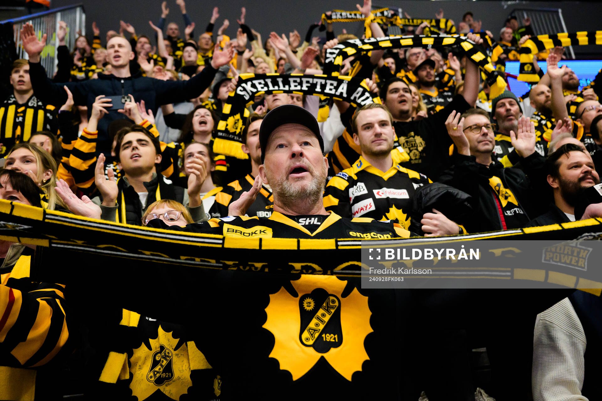 Skellefteås supportrar jublar