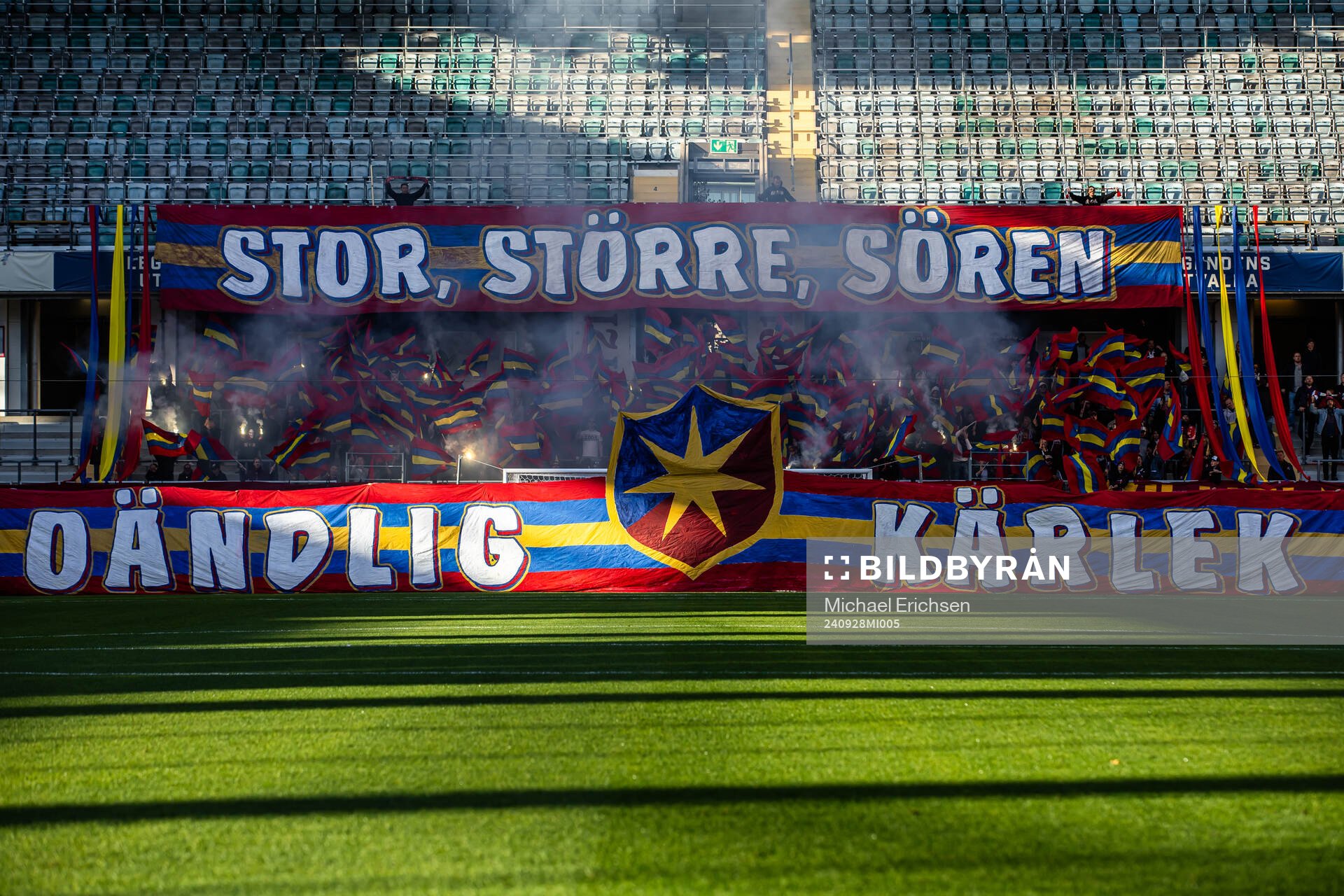 Örgrytes supportrar uppmärksammar Sören Börjesson med