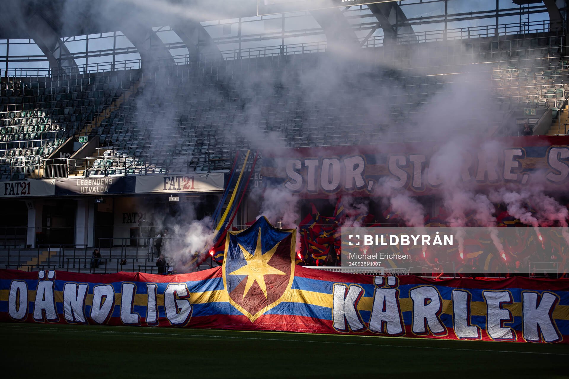 Örgrytes supportrar uppmärksammar Sören Börjesson med