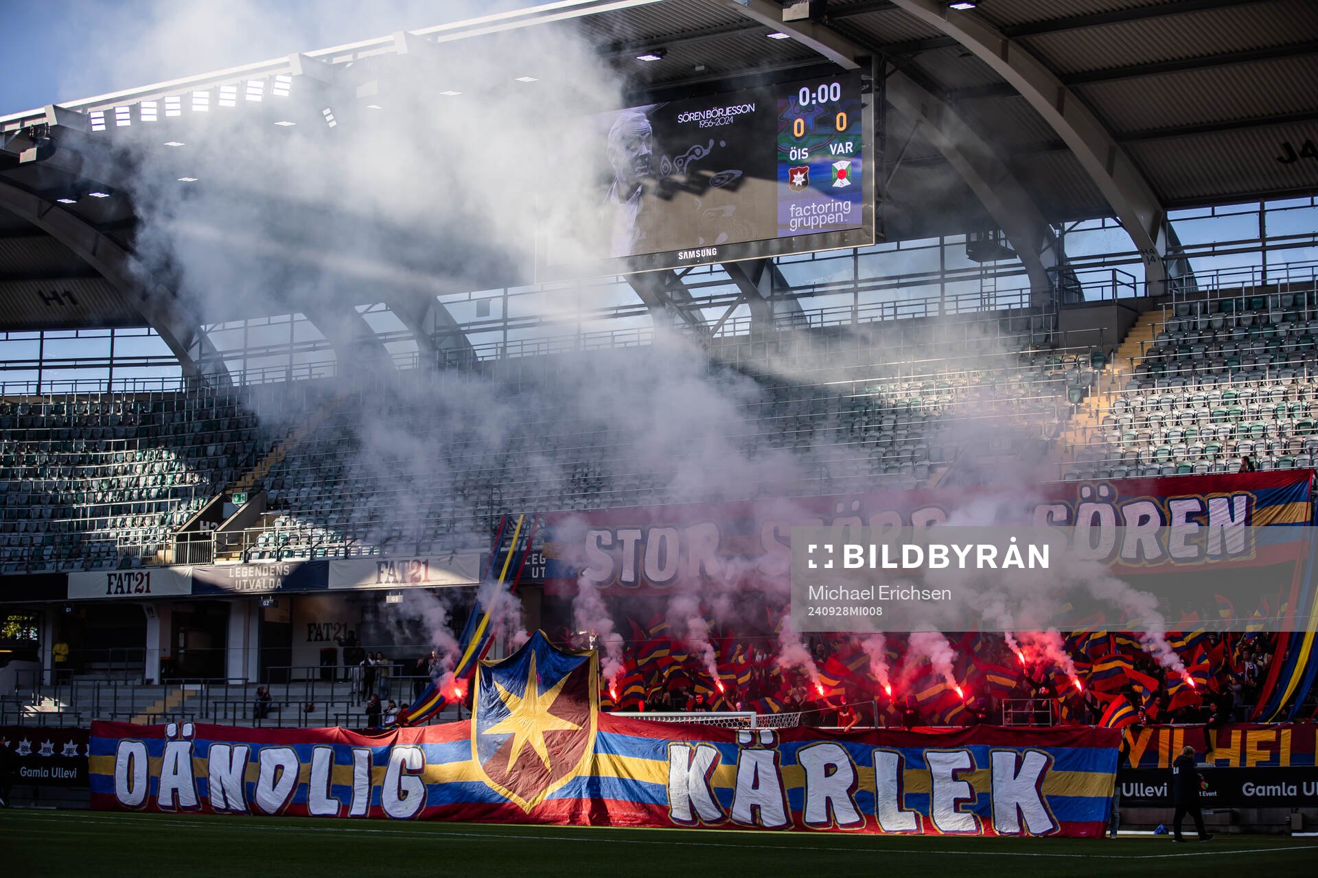 Örgrytes supportrar uppmärksammar Sören Börjesson med