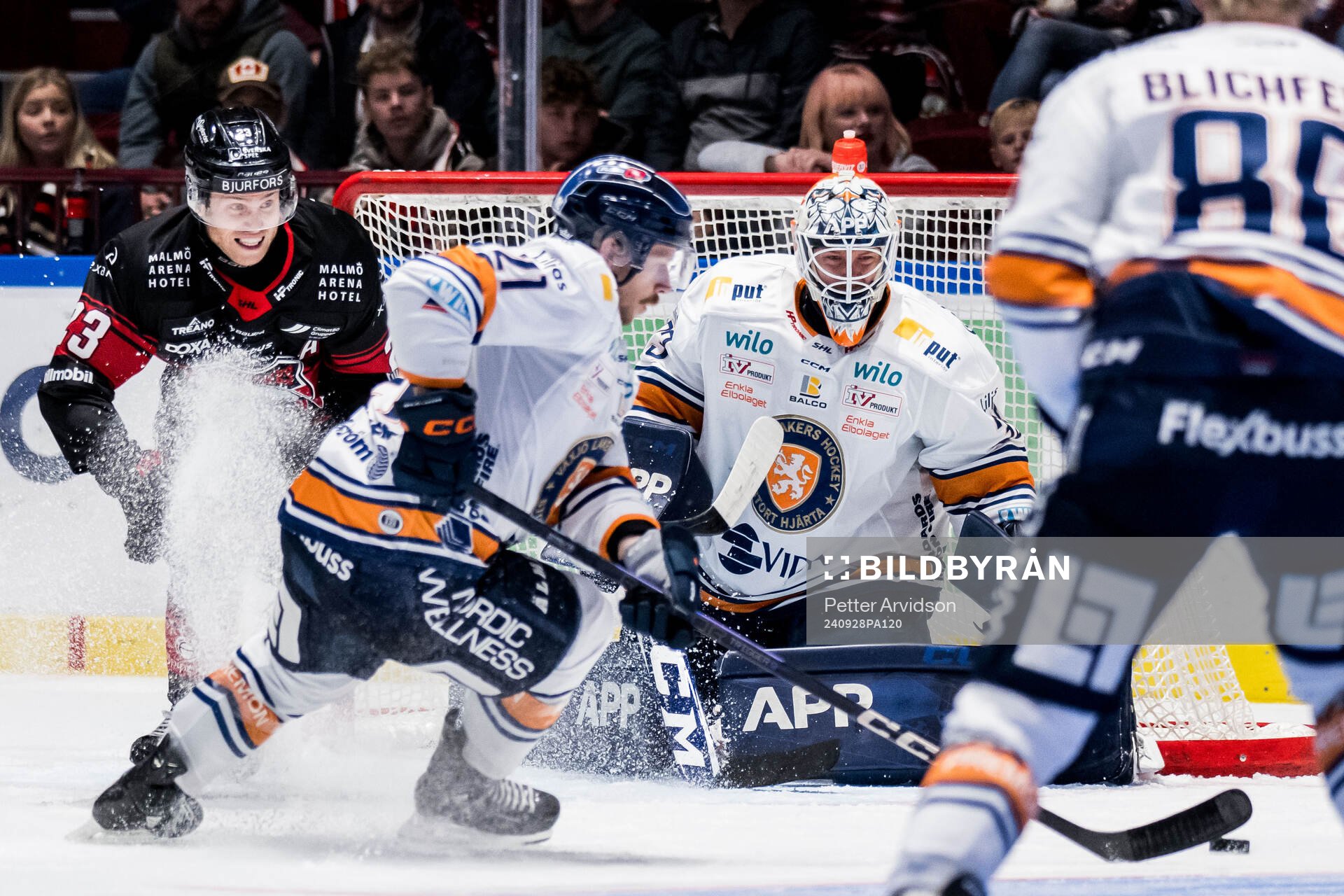 Malmö Redhawks Christoffer Forsberg och Växjös målvakt