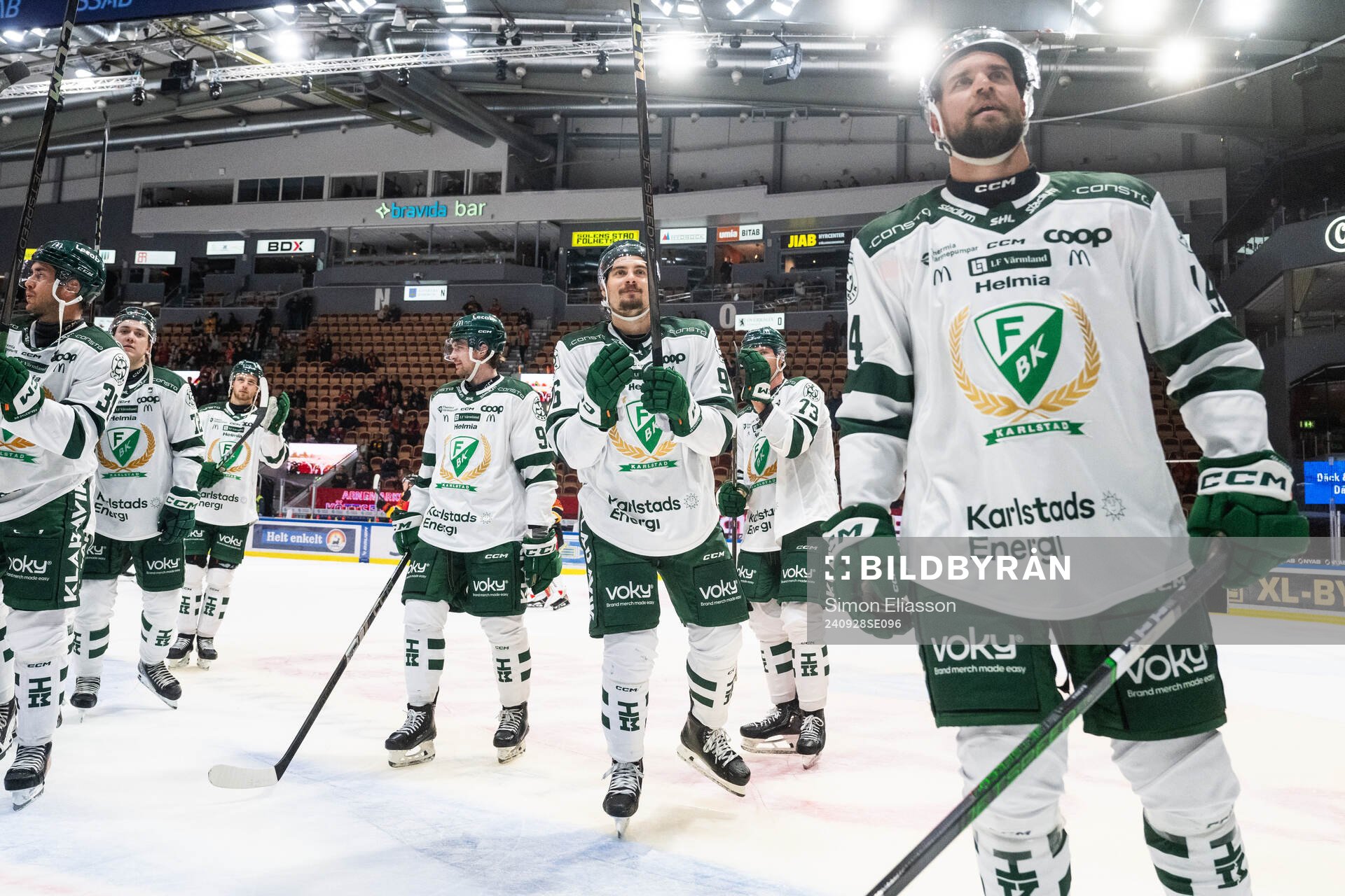 Färjestads David Tomasek och Henrik Björklund jublar