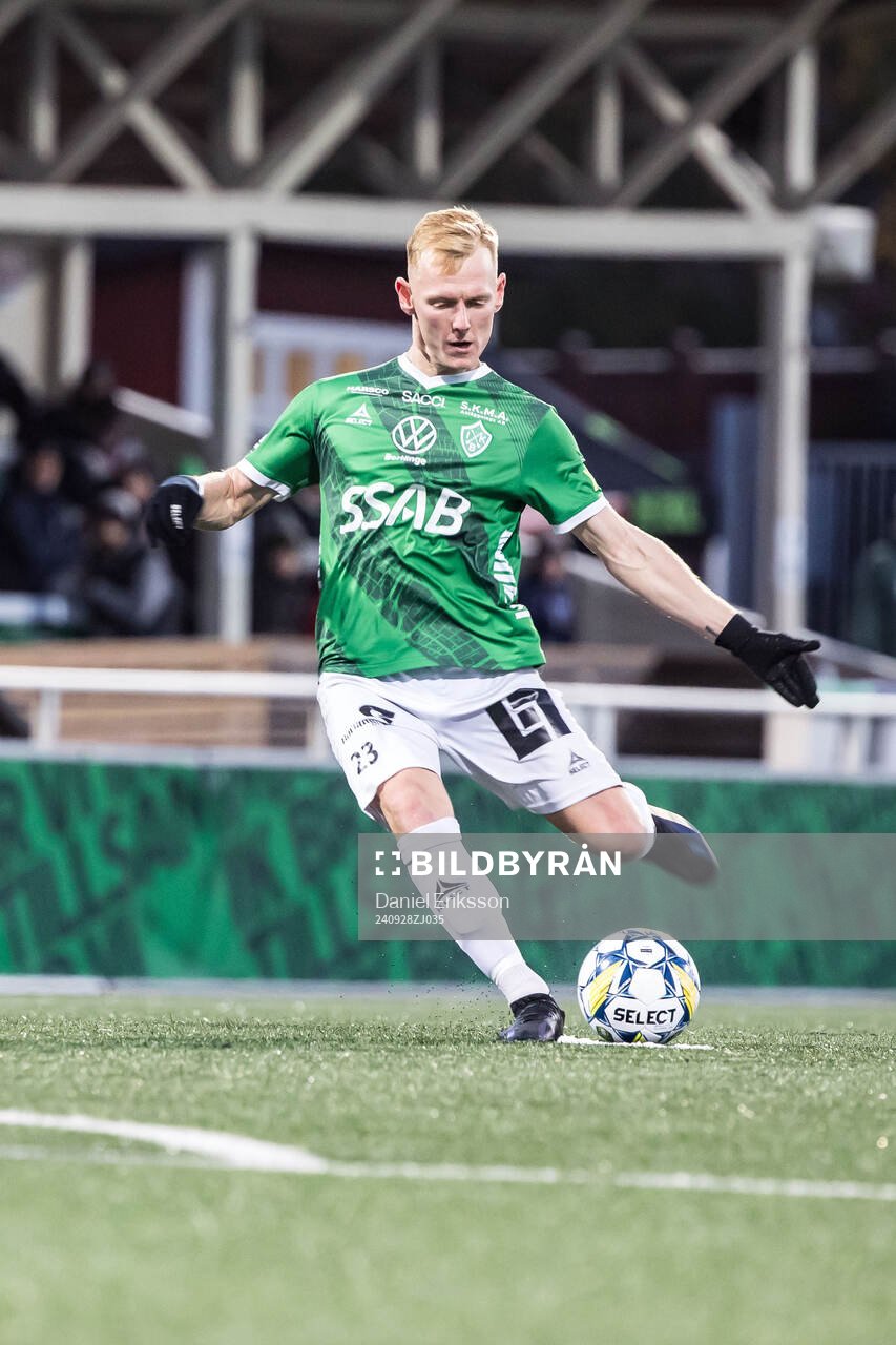 Brages Christopher Redenstrand under fotbollsmatchen i Superettan mellan Brage och Sandvikens IF den 28 september 2024 i Borlänge. 