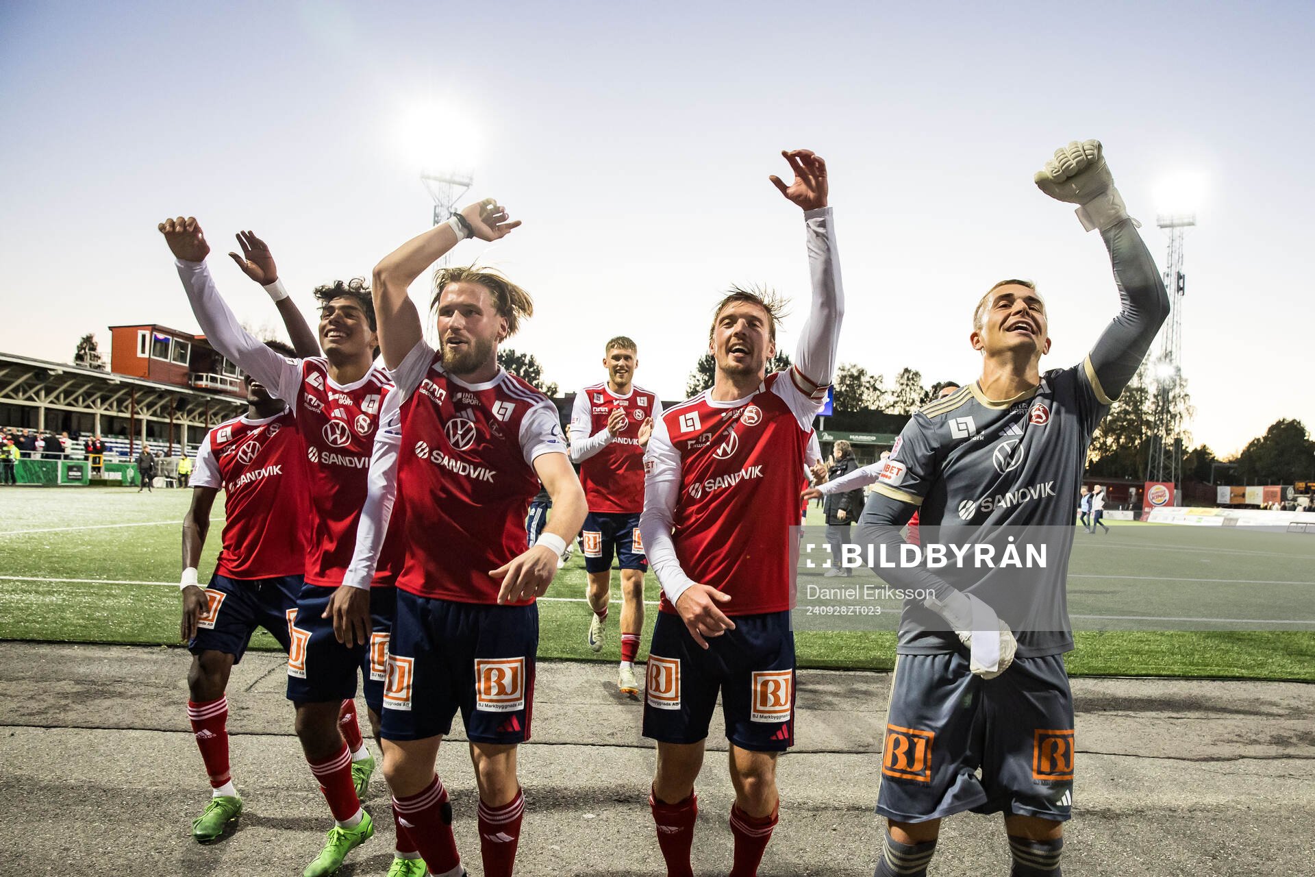 Sandvikens spelare jublar