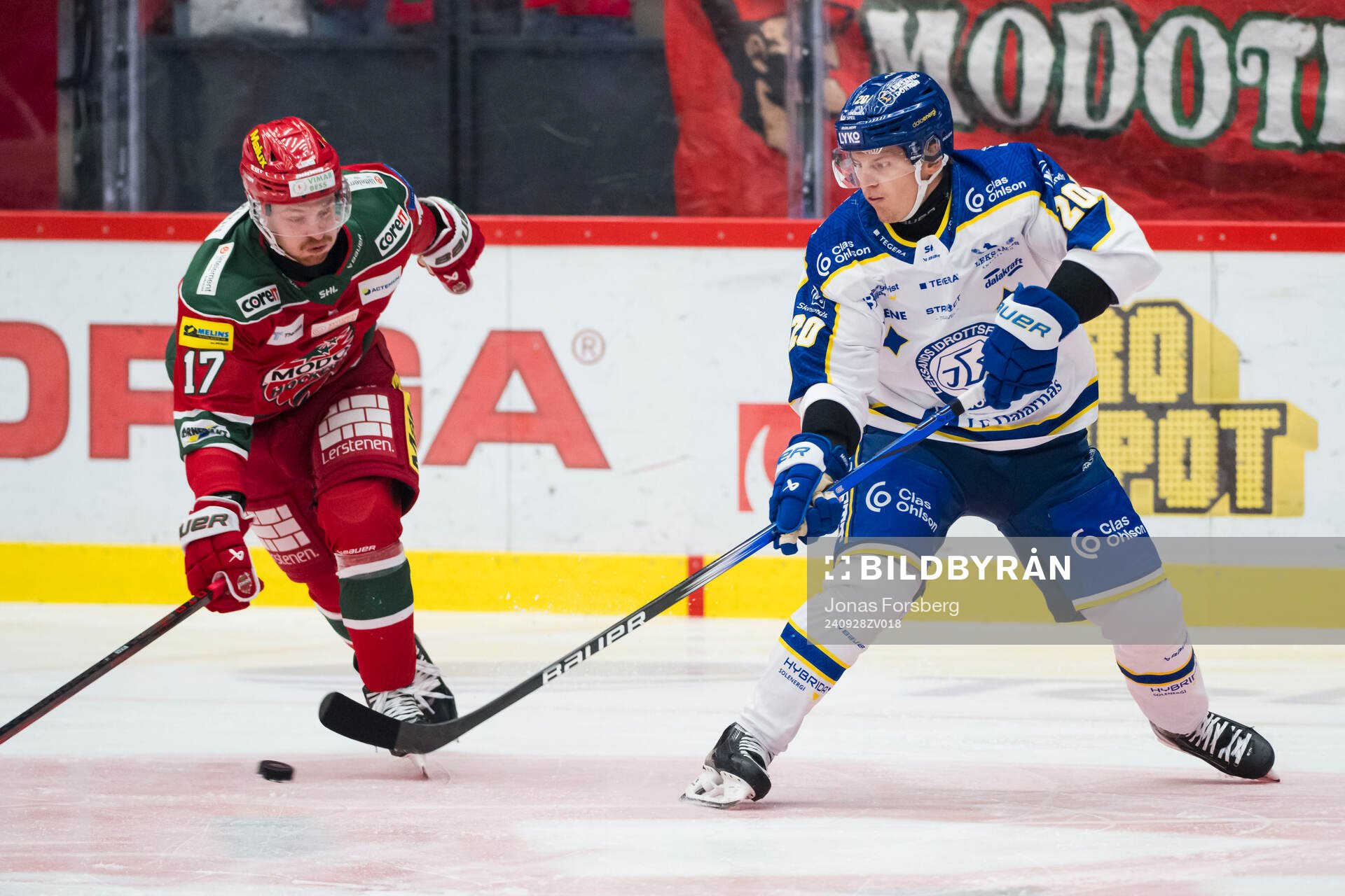 Leksands Axel Rindell och MoDos Riley Woods