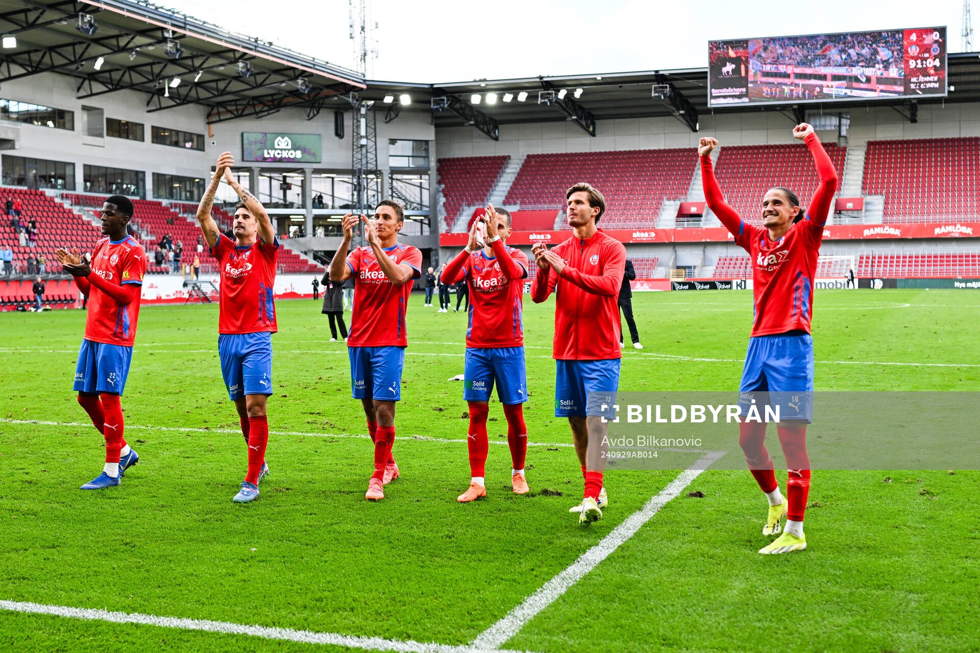 Helsingborgs spelare tackar publiken