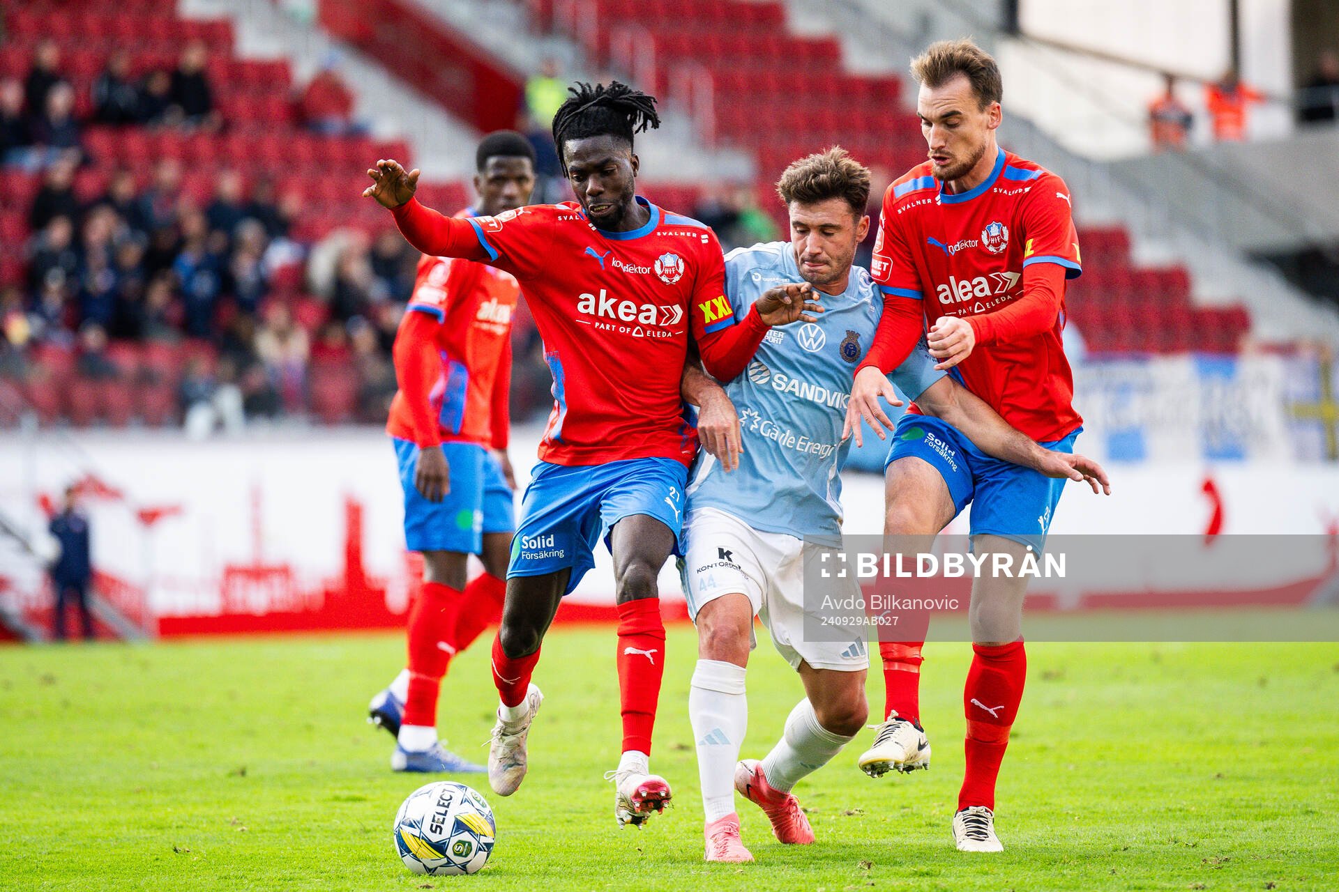Helsingborgs Benjamin Acquah och Adam Hellborg mot Gefles