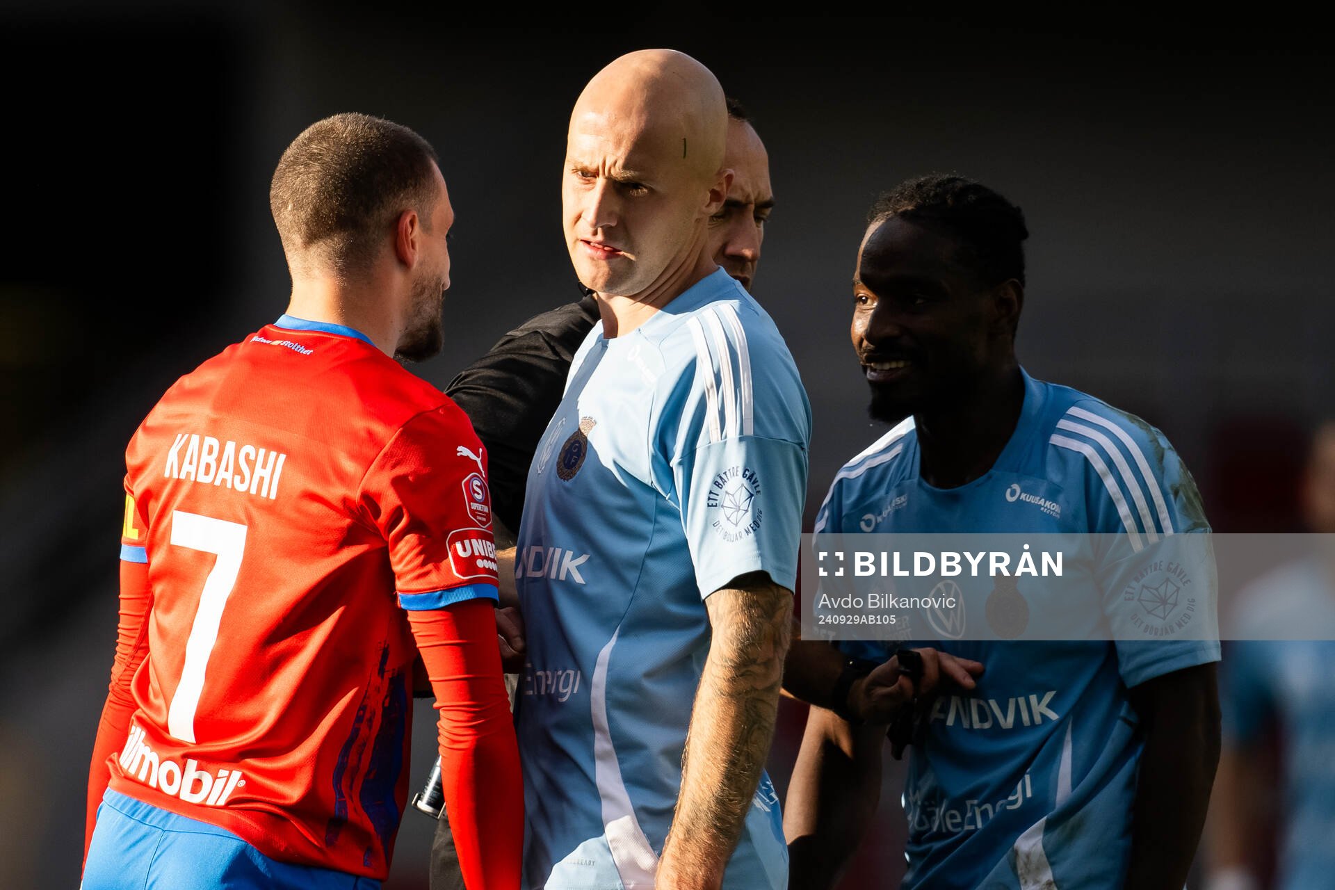 Helsingborgs Arian Kabashi bråkar med Gefles York Rafael