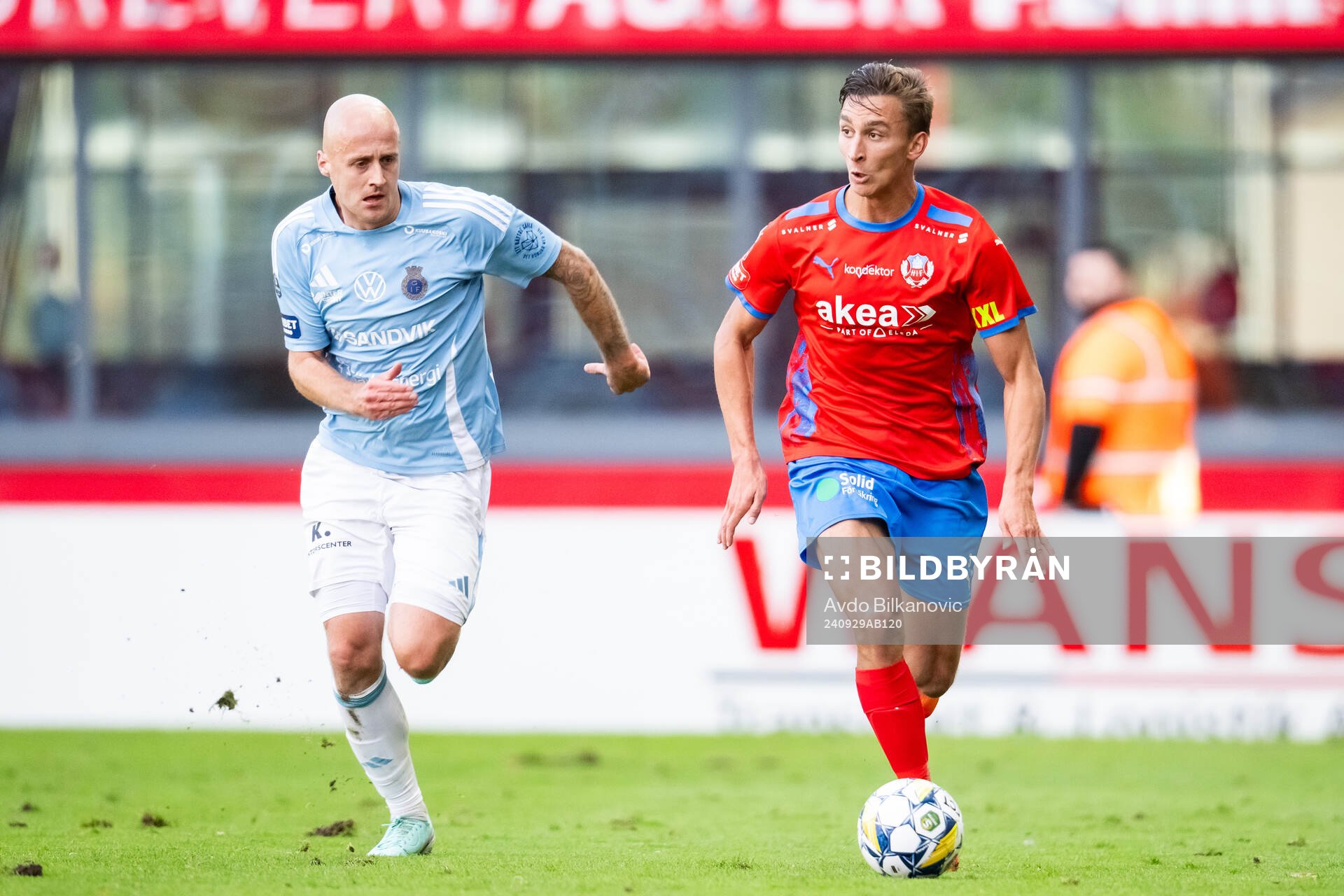 Helsingborgs Wilhelm Nilsson jagas av Gefles Anton Lundin