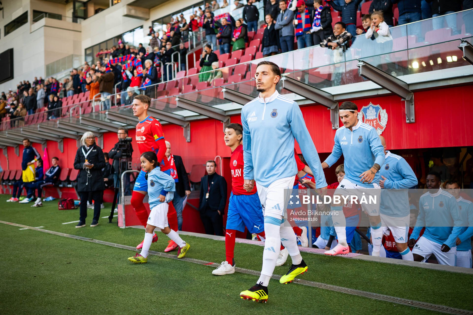 Helsingborgs och Gefles spelare gör entré