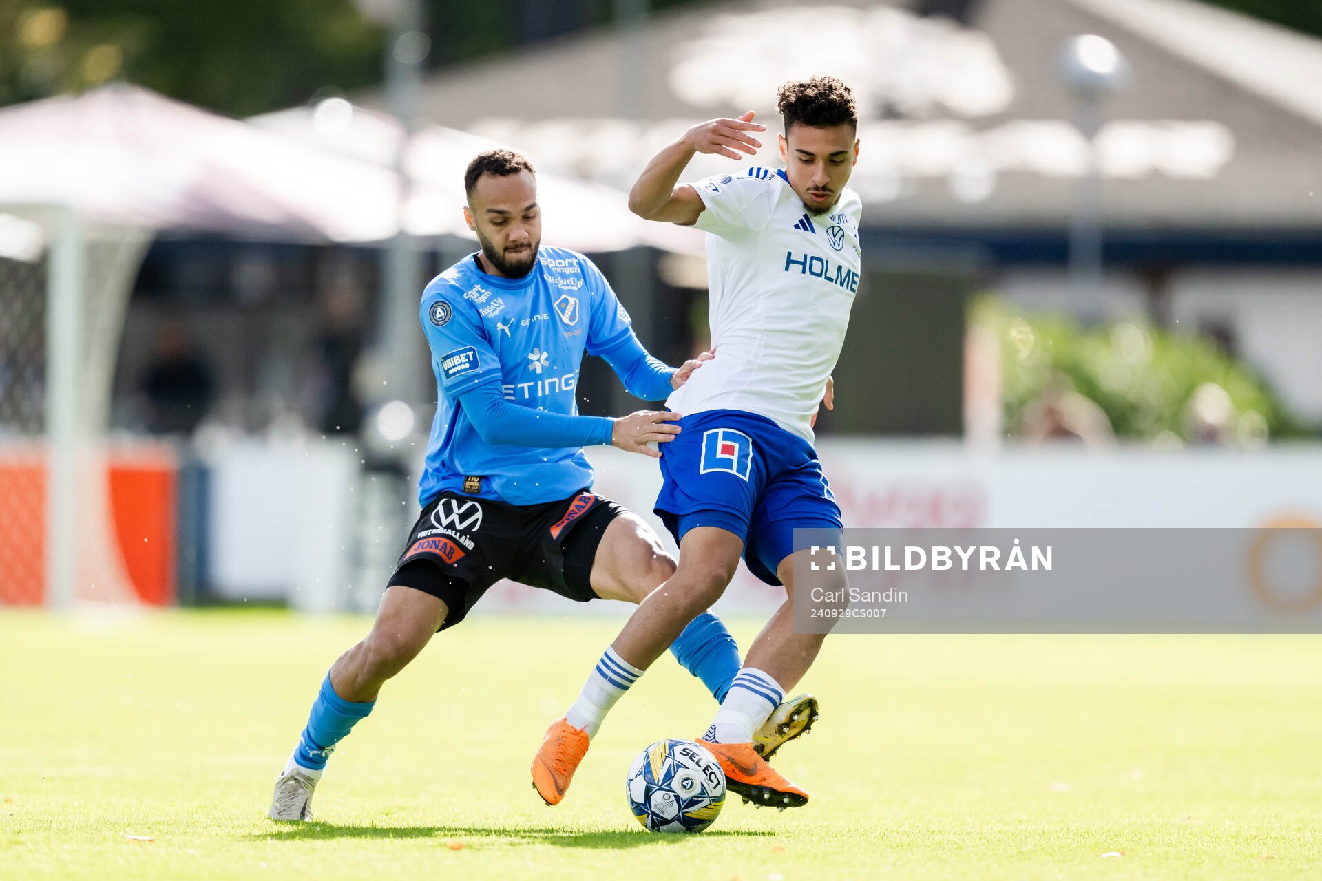 Halmstads Vinicius Nogueira De Oliveira och IFK