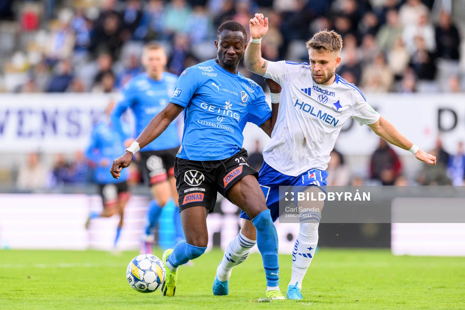 Halmstads Yannick Agnero och IFK Norrköpings Amadeus