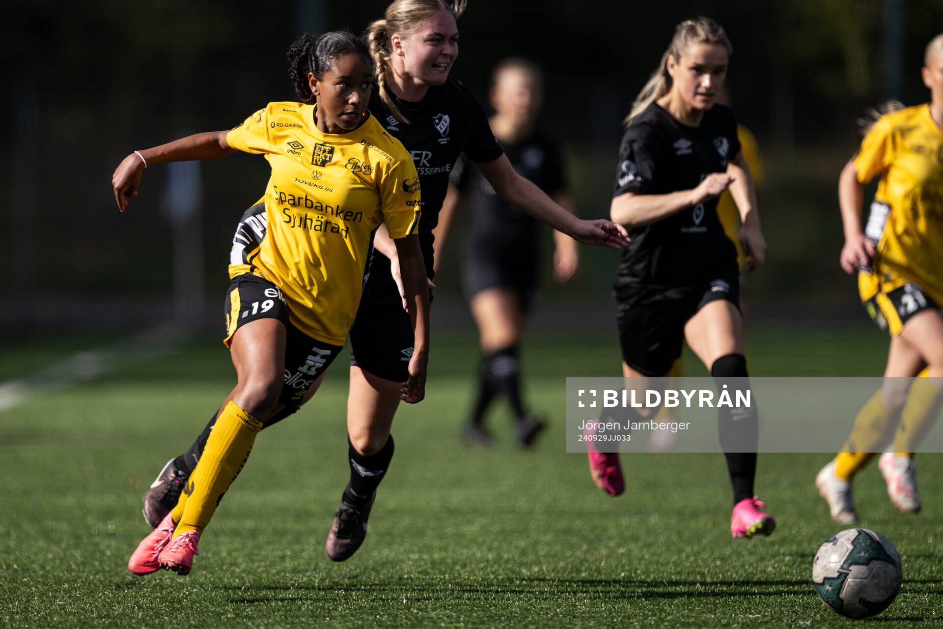 Elfsborgs Stella Johansson under fotbollsmatchen i Division 4 södra mellan Kronäng och Elfsborg den 29 september 2024 i Borås. 