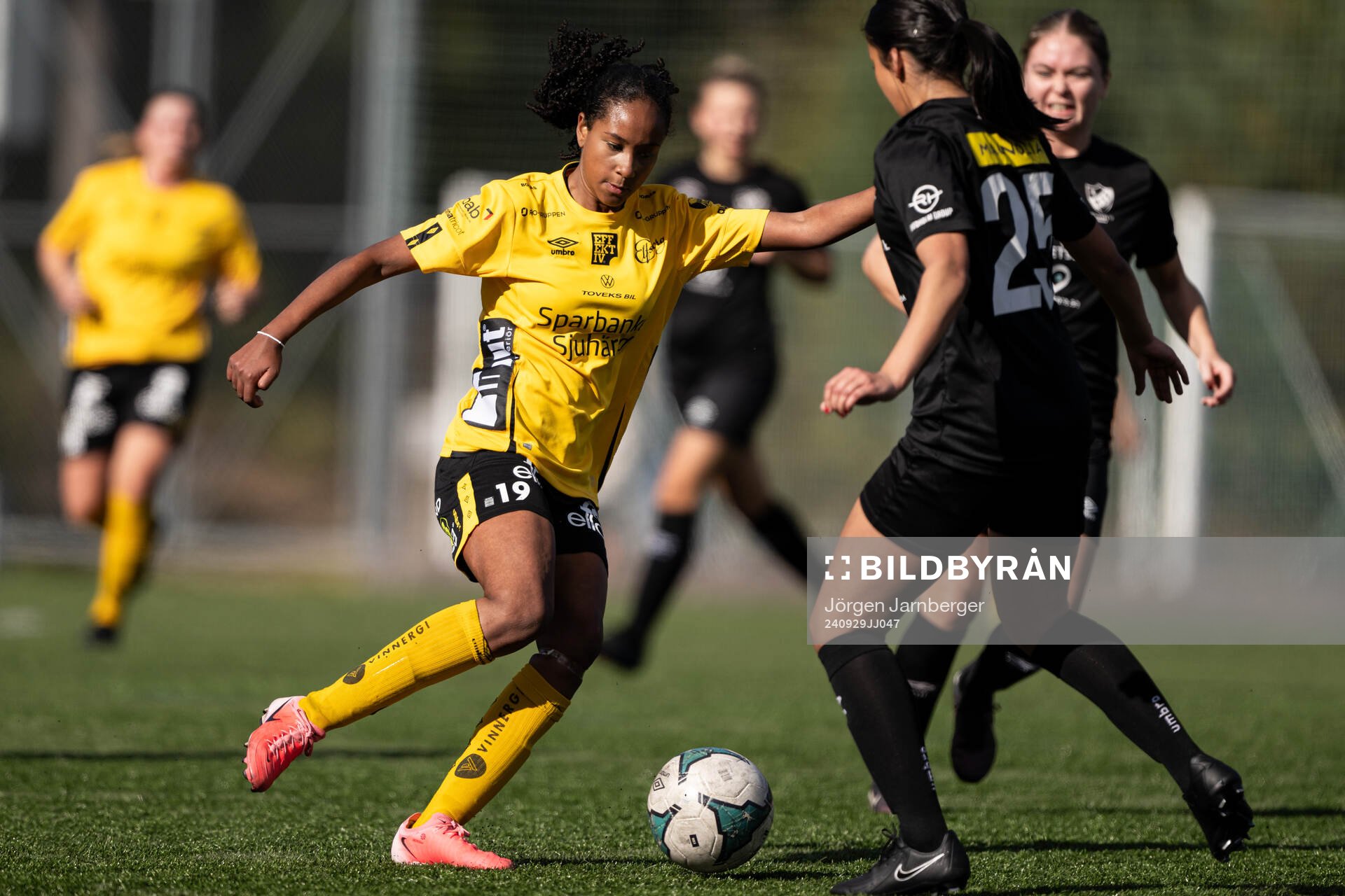 Elfsborgs Stella Johansson under fotbollsmatchen i Division 4 södra mellan Kronäng och Elfsborg den 29 september 2024 i Borås. 