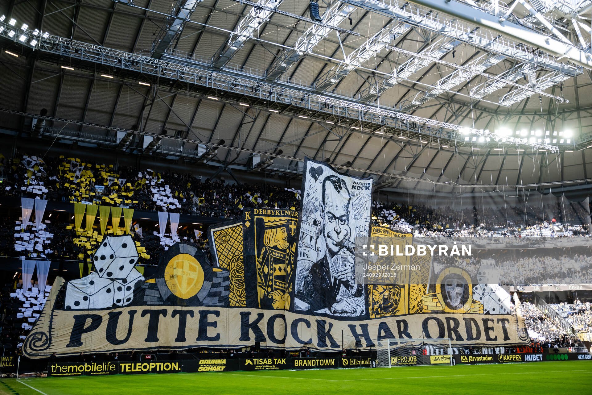 AIKs supportrar med tifo